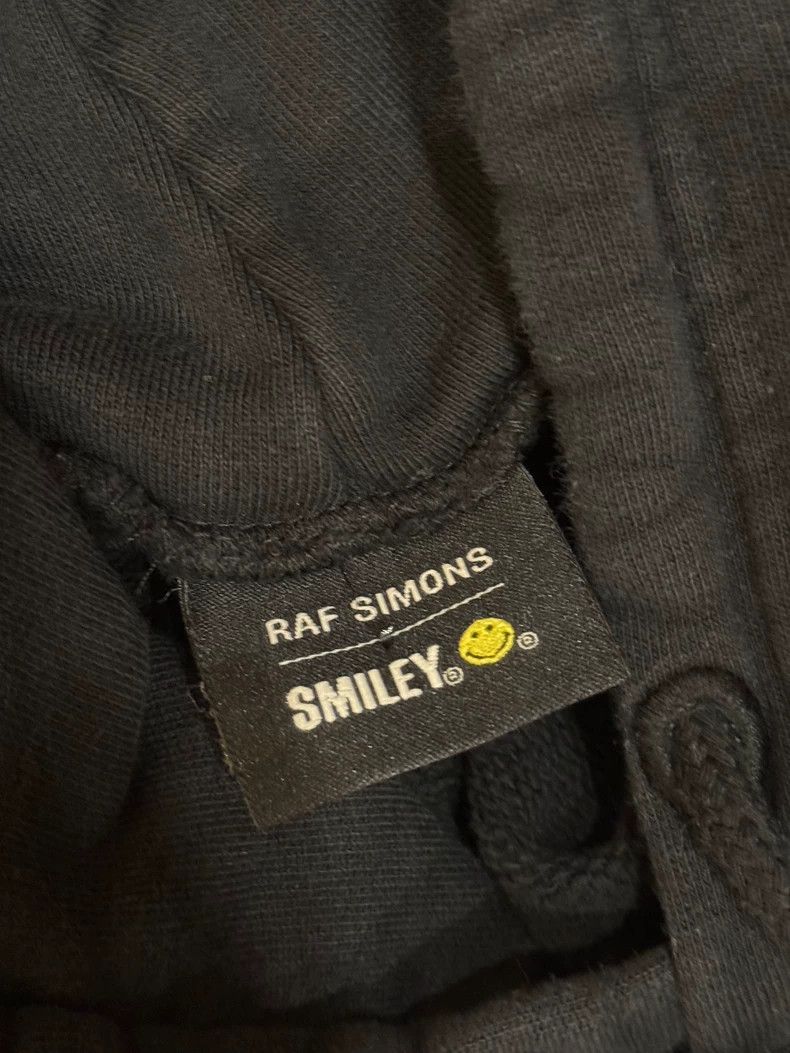 Raf Simons Raf Simons Smiley Hoodie with Unique Details Size US XS / EU 42 / 0 - 5 Thumbnail