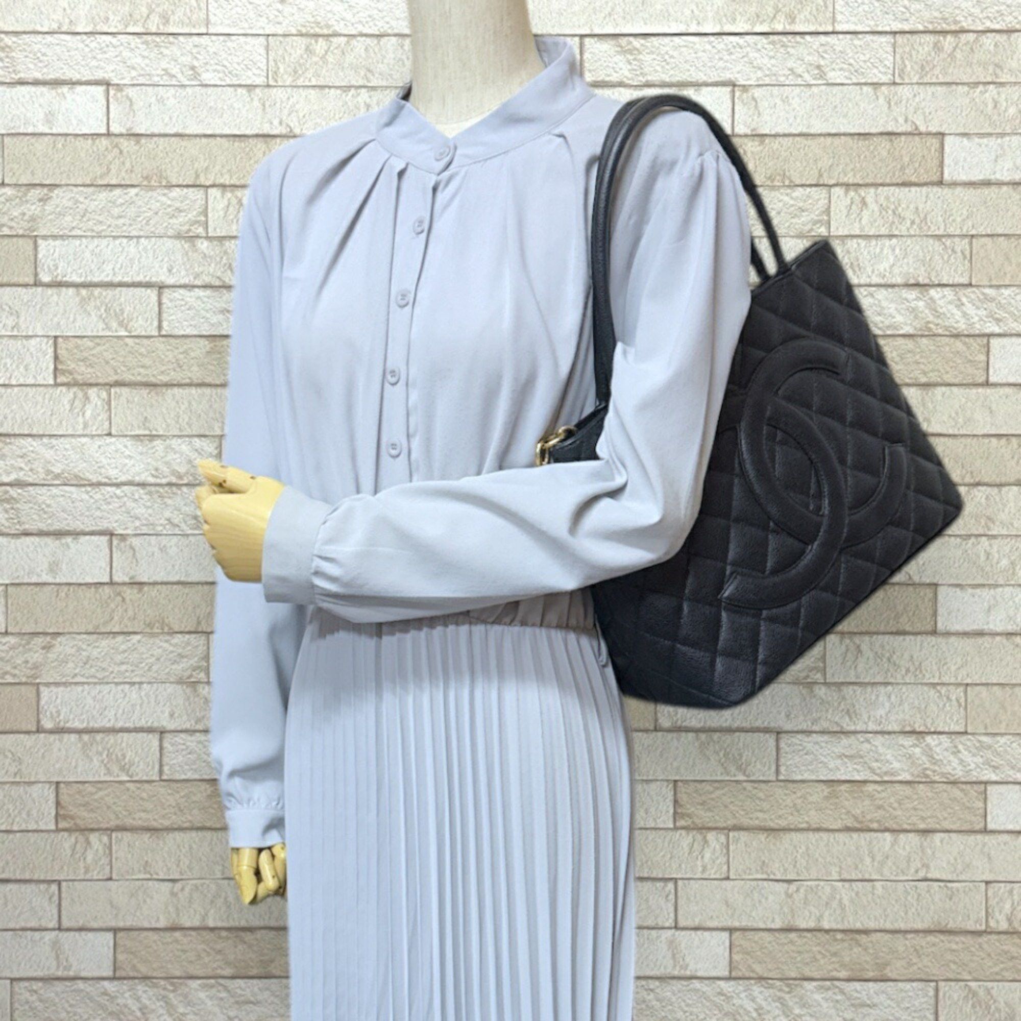 Chanel Chanel Medaillon tote Size ONE SIZE - 9 Thumbnail