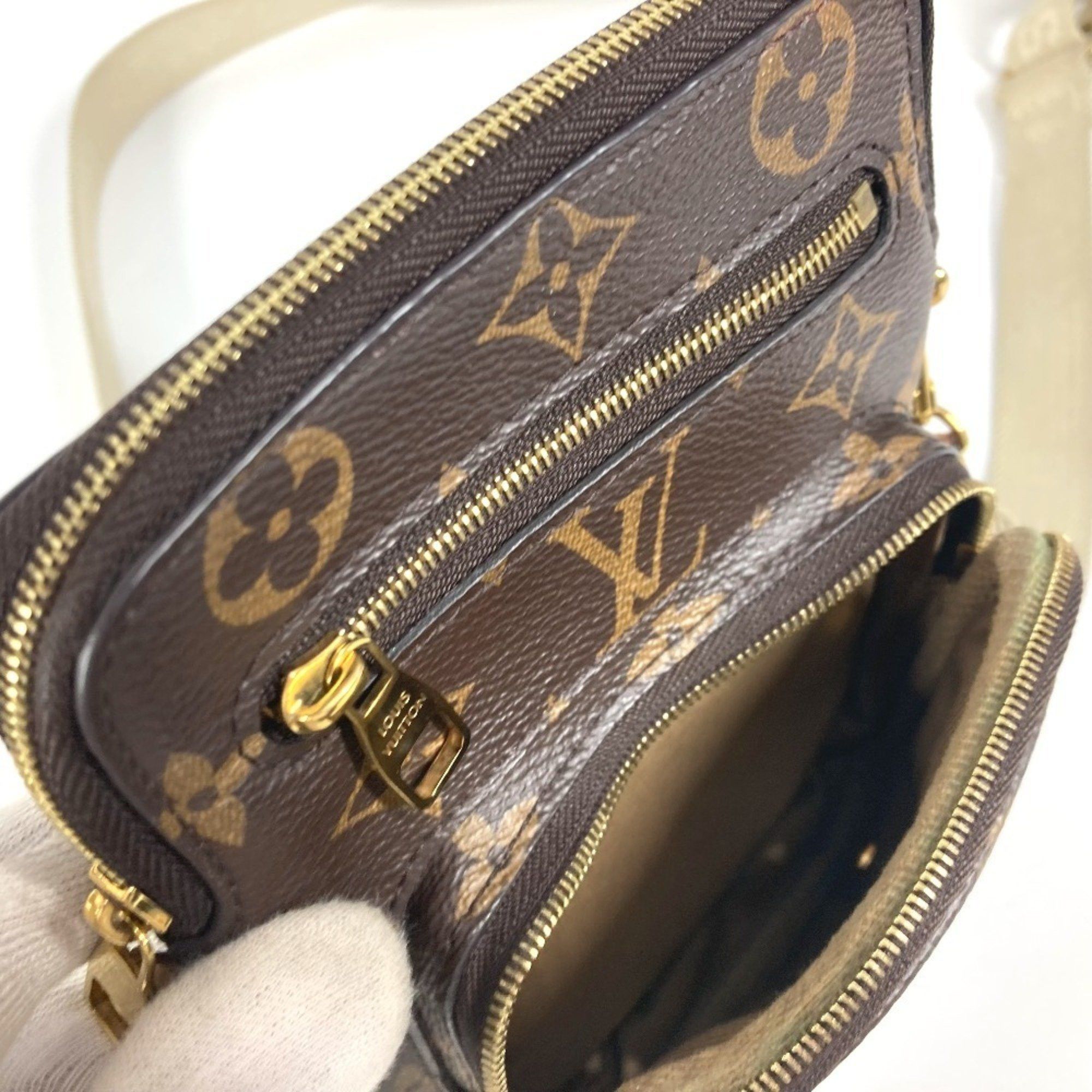 Louis Vuitton Louis Vuitton Etui téléphone shoulder Size ONE SIZE - 14 Thumbnail