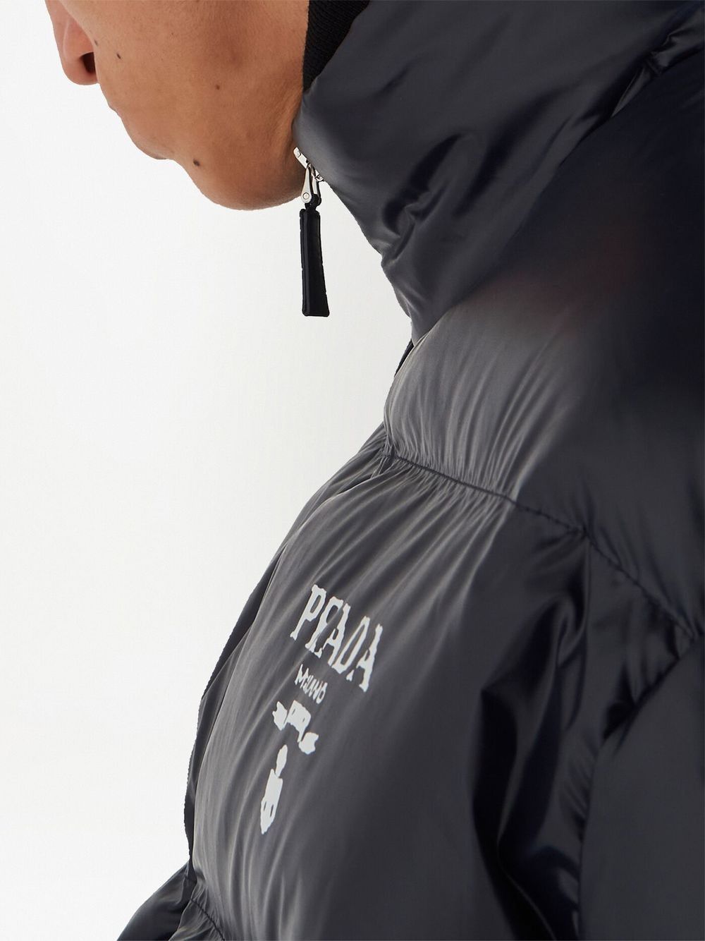 Prada logo-print puffer jacket Size US M / EU 48-50 / 2 - 5 Thumbnail