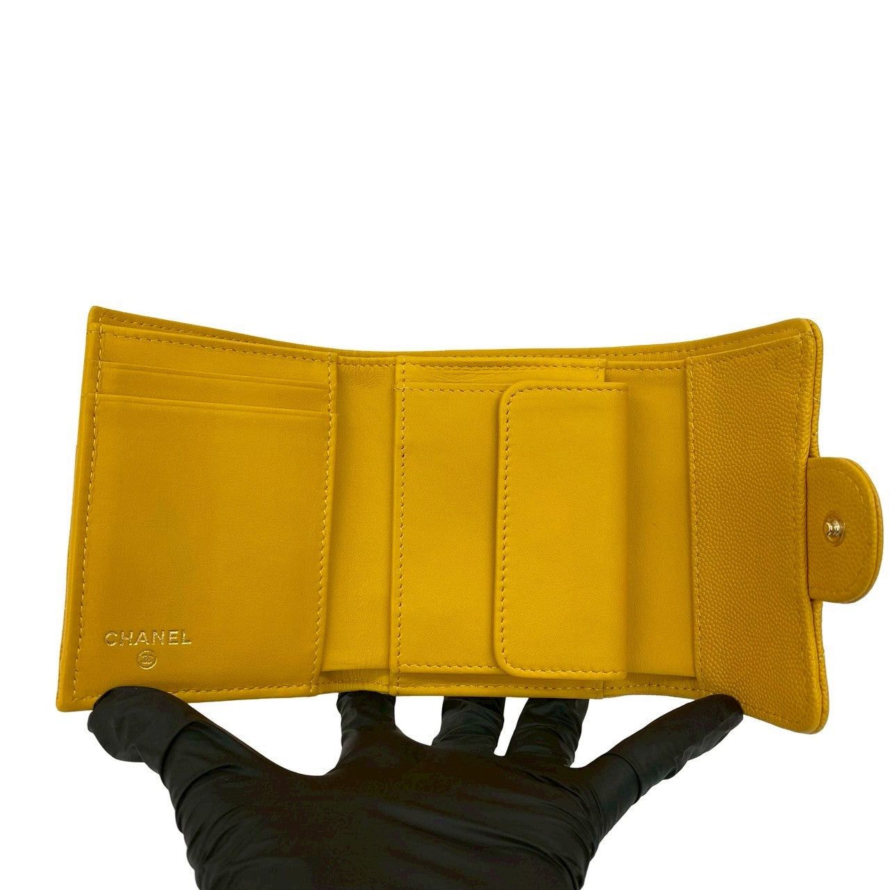 Chanel Chanel Yellow Leather Size ONE SIZE - 7 Thumbnail