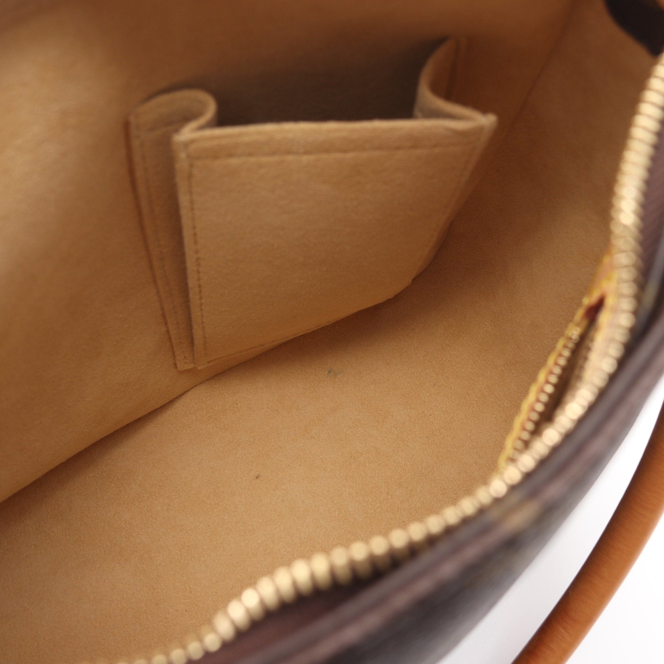 Louis Vuitton Louis Vuitton Looping Mm Monogram Shoulder Bag Leather Brown Size ONE SIZE - 6 Thumbnail