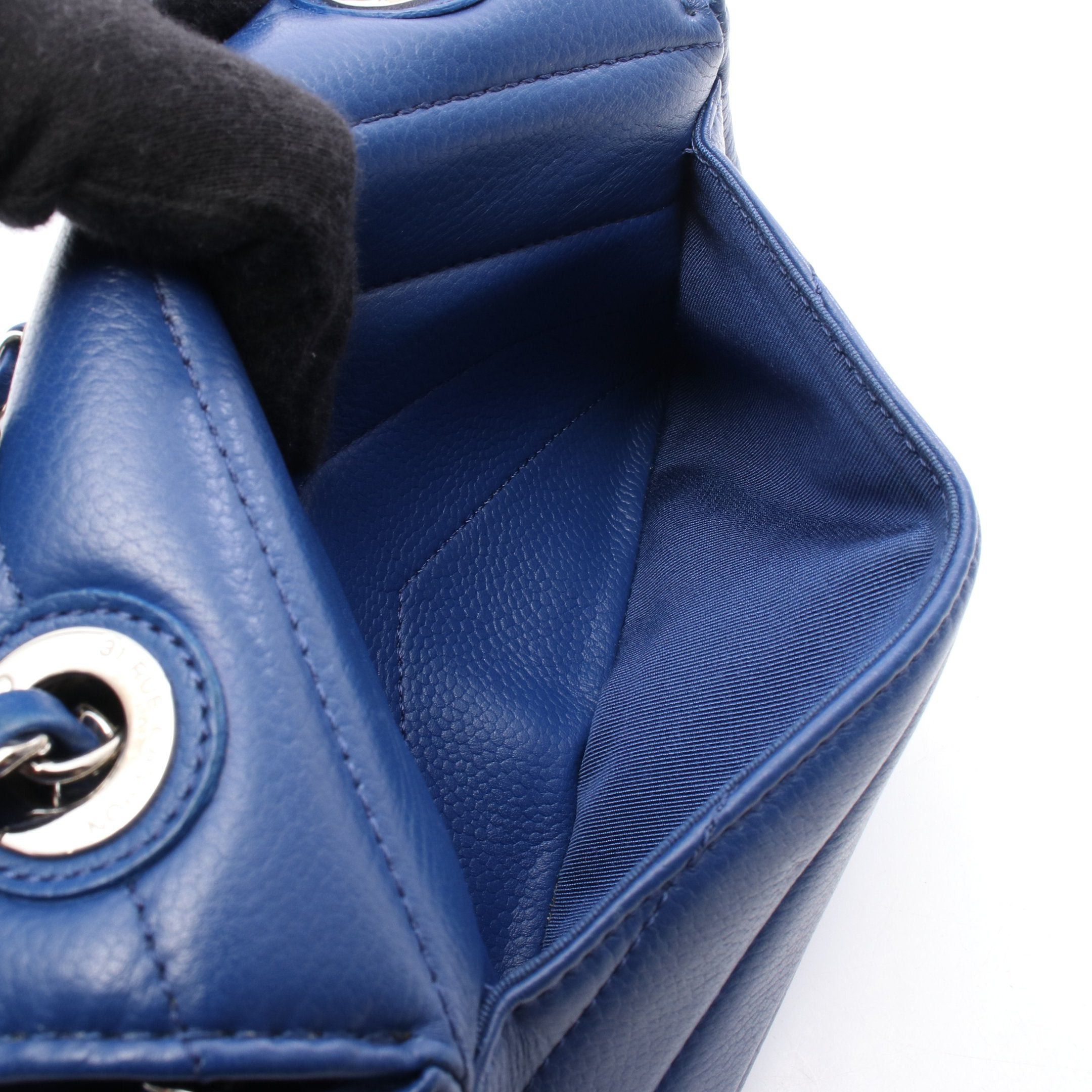 Chanel Chanel Chevron V-Stitch Chain Shoulder Bag Caviar Skin Blue Silver Hardware Size ONE SIZE - 7 Thumbnail