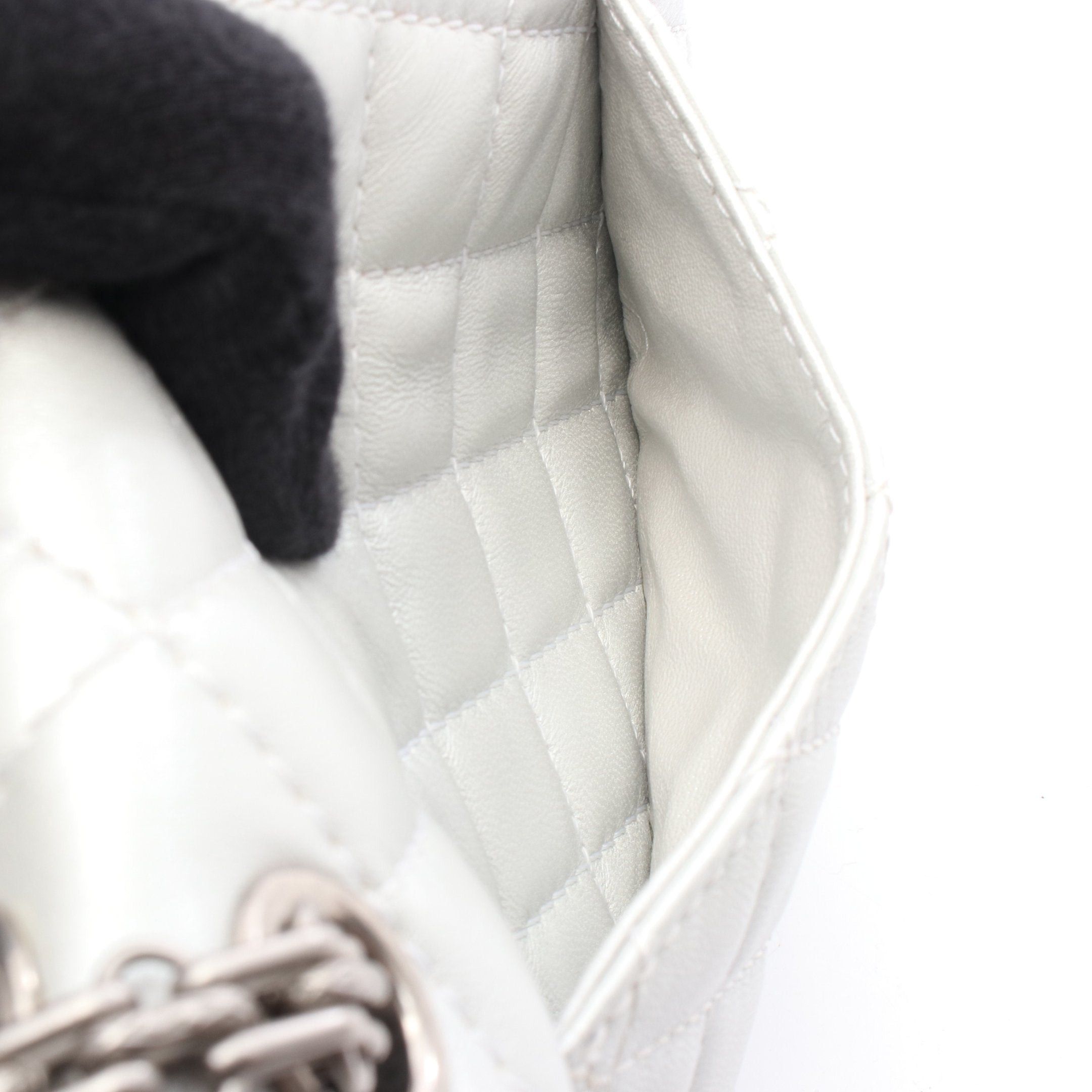 Chanel Chanel 2.55 Double Chain Shoulder Bag Leather White Antique Silver Hardware Size ONE SIZE - 6 Thumbnail