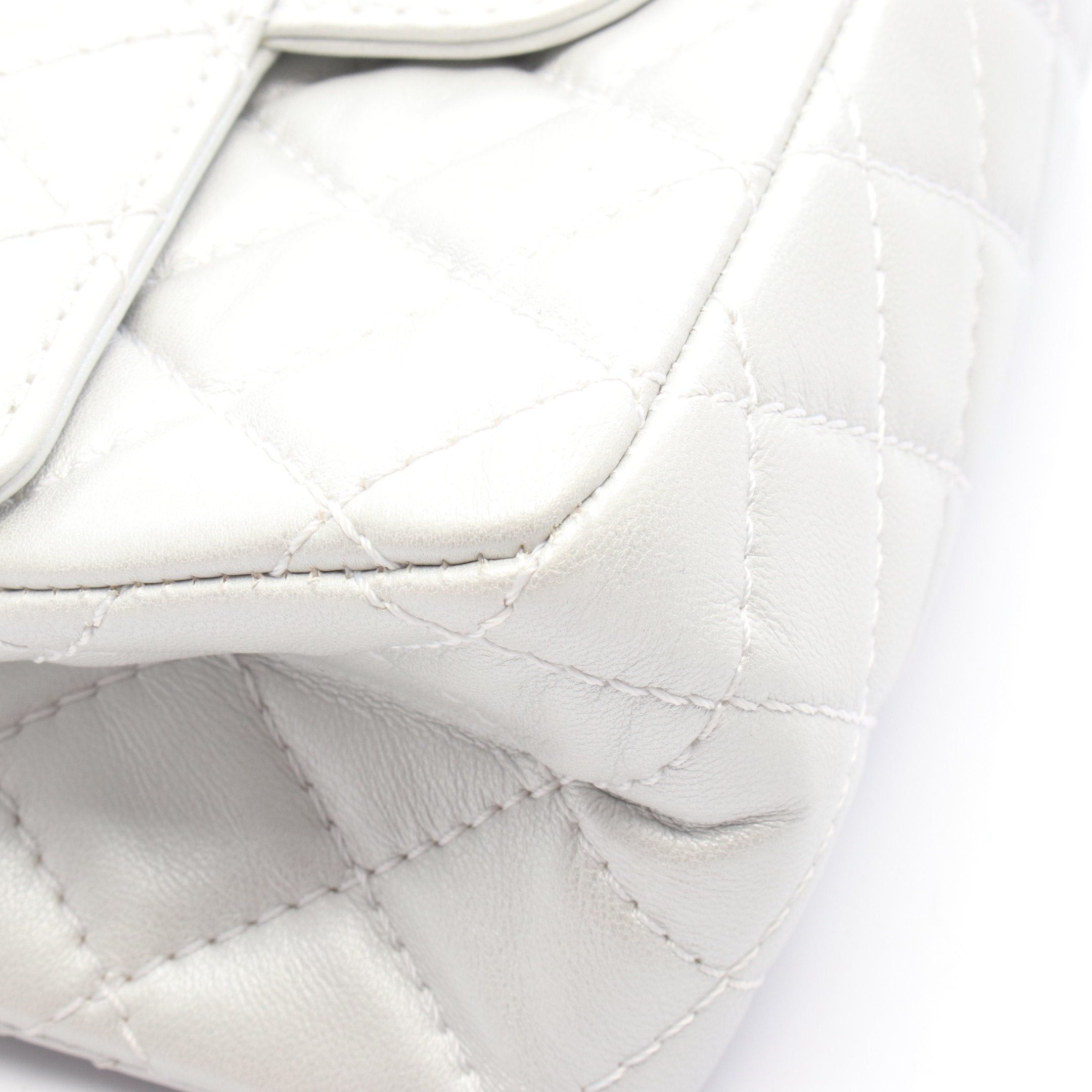 Chanel Chanel 2.55 Double Chain Shoulder Bag Leather White Antique Silver Hardware Size ONE SIZE - 9 Thumbnail