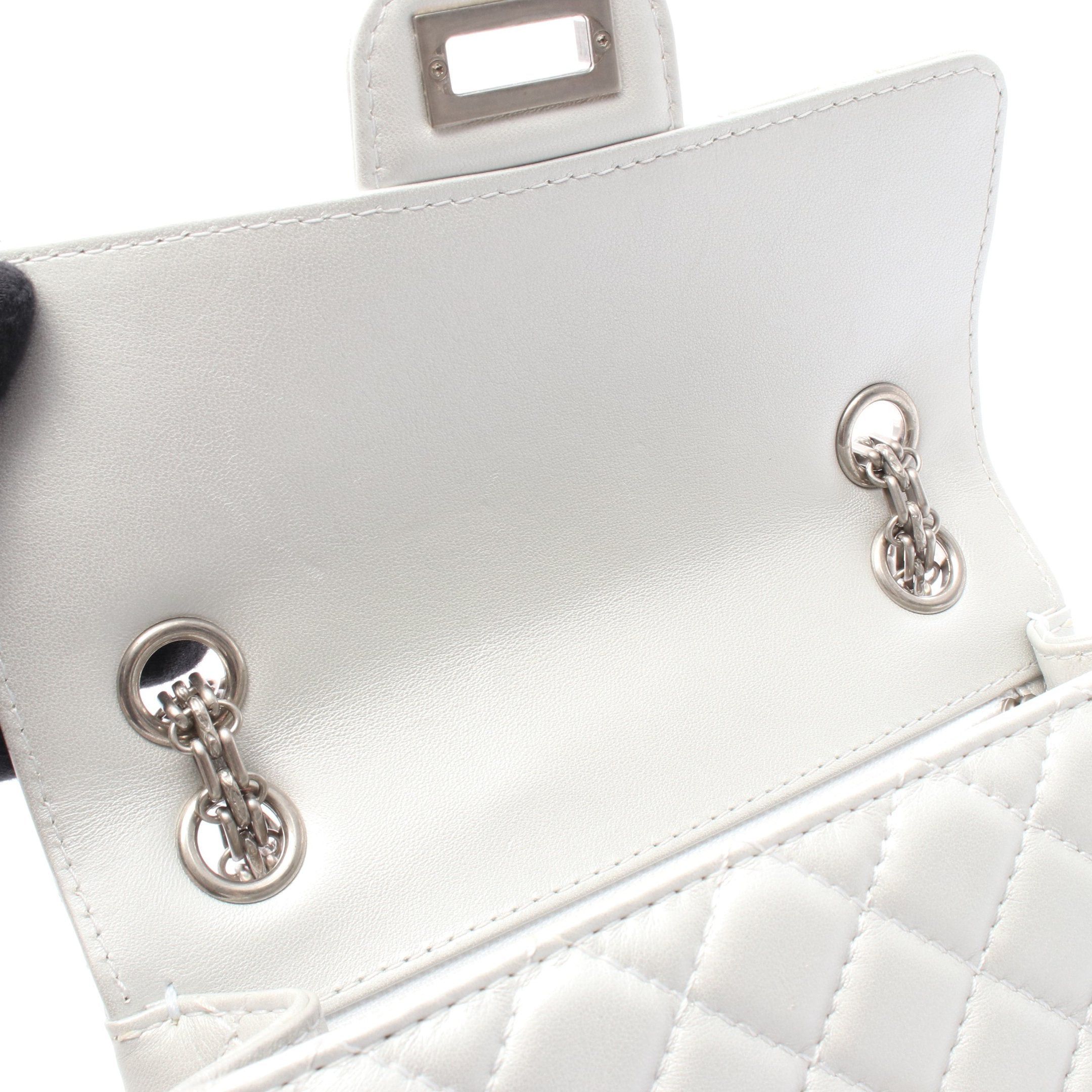 Chanel Chanel 2.55 Double Chain Shoulder Bag Leather White Antique Silver Hardware Size ONE SIZE - 7 Thumbnail
