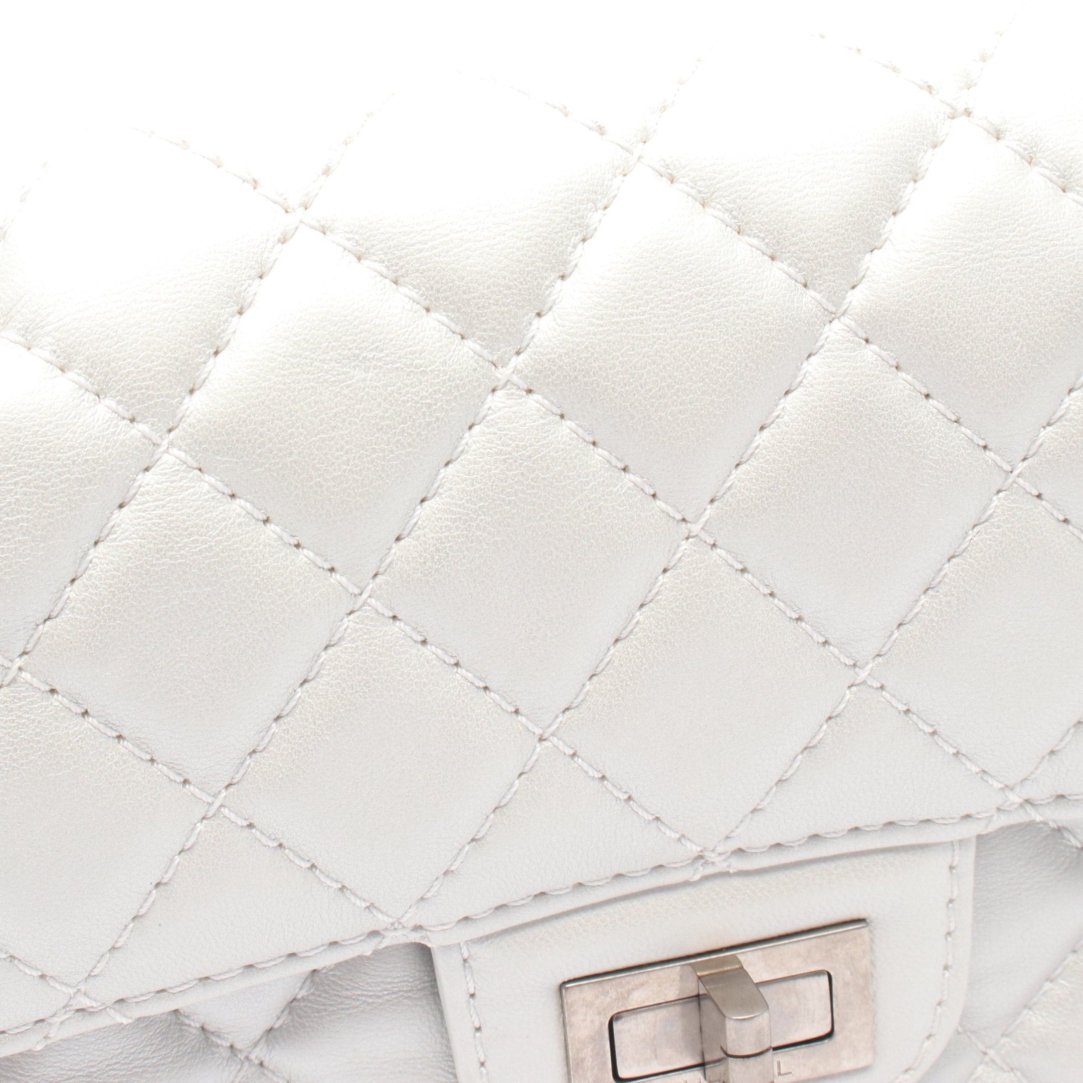 Chanel Chanel 2.55 Double Chain Shoulder Bag Leather White Antique Silver Hardware Size ONE SIZE - 8 Thumbnail