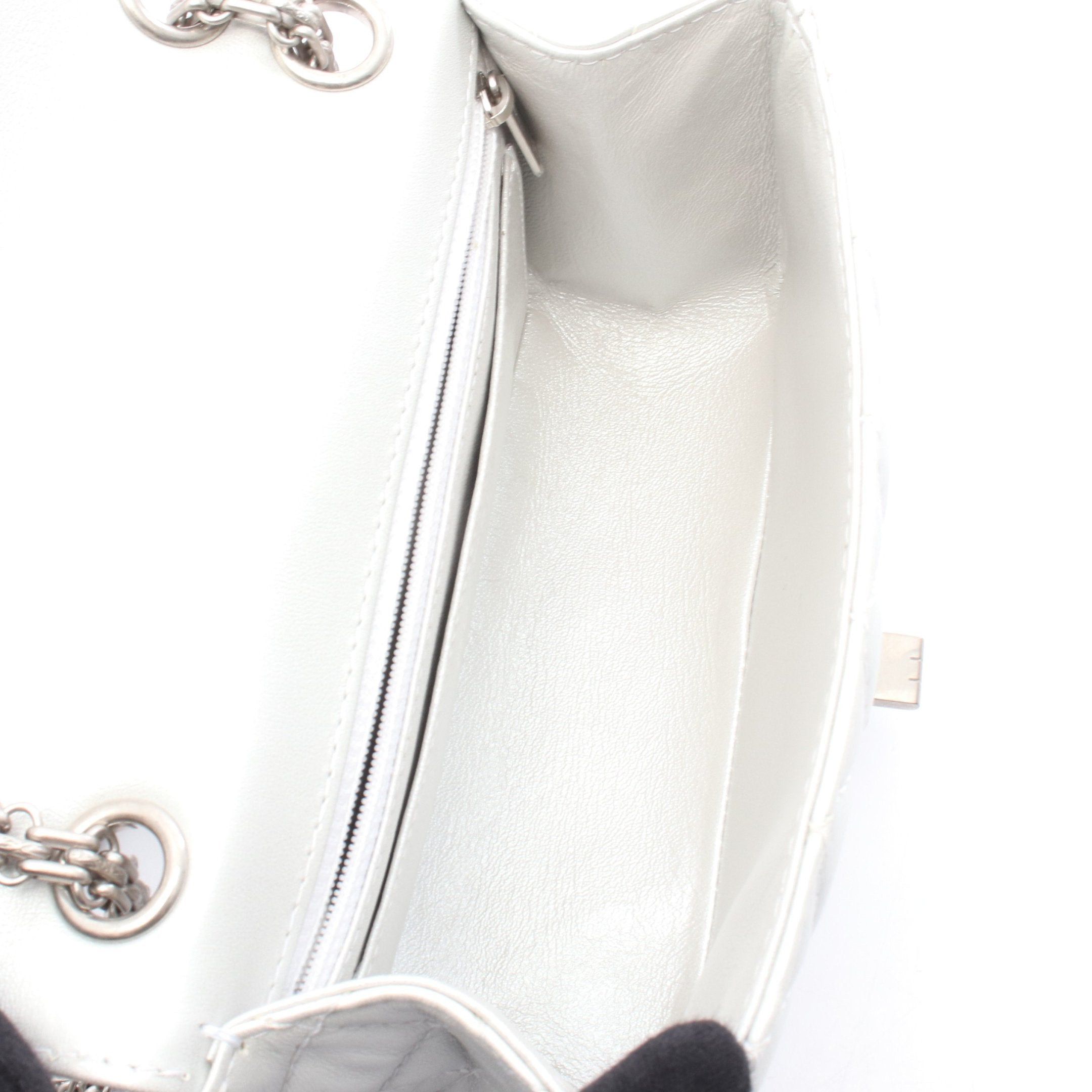 Chanel Chanel 2.55 Double Chain Shoulder Bag Leather White Antique Silver Hardware Size ONE SIZE - 3 Thumbnail
