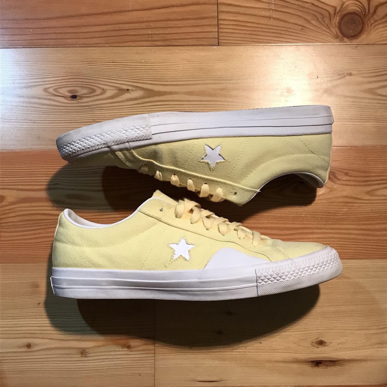 old school converse yellow one star