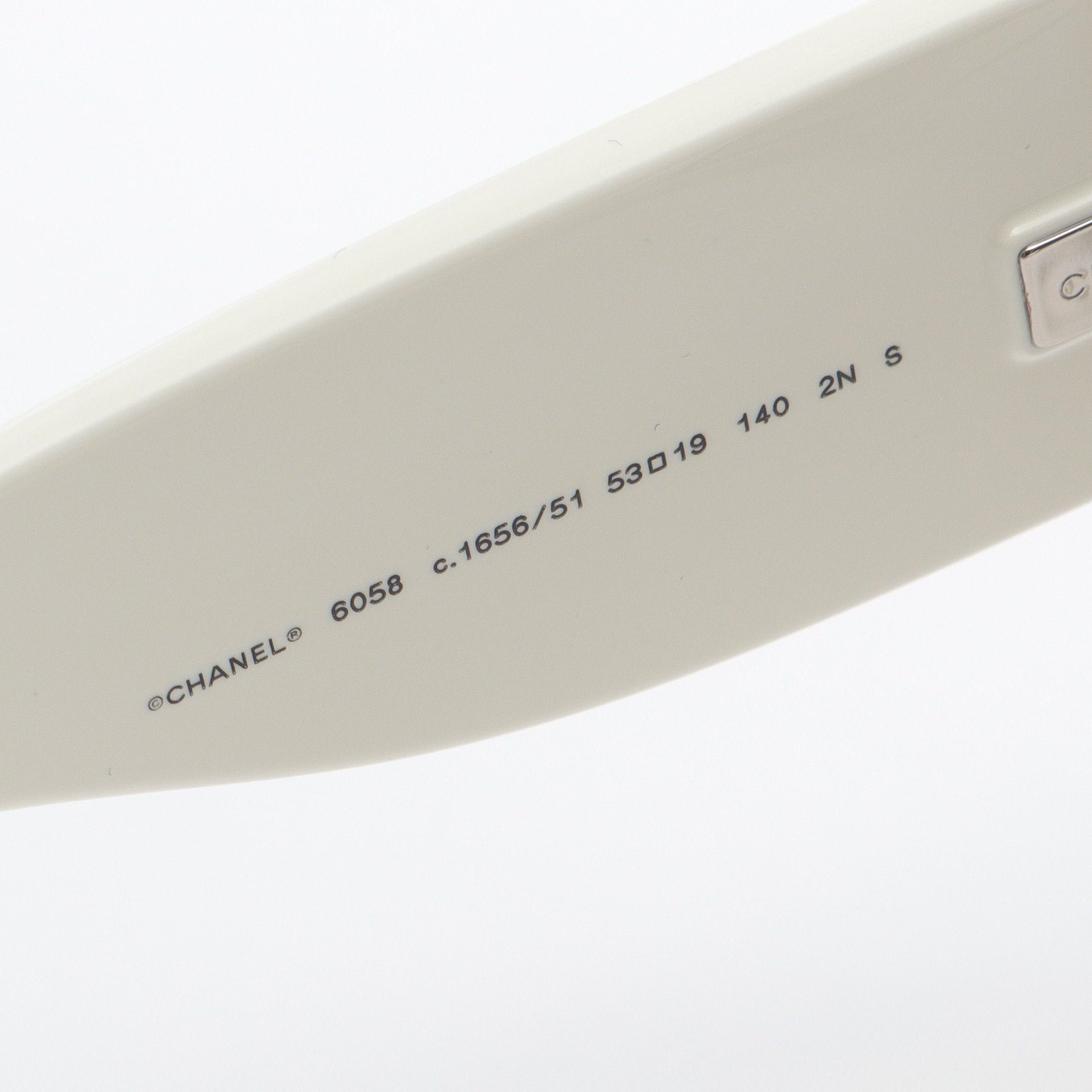 Chanel Chanel Butterfly Shape Eyewear Coco Mark Sunglasses Black White Gradient Lens Size ONE SIZE - 4 Thumbnail