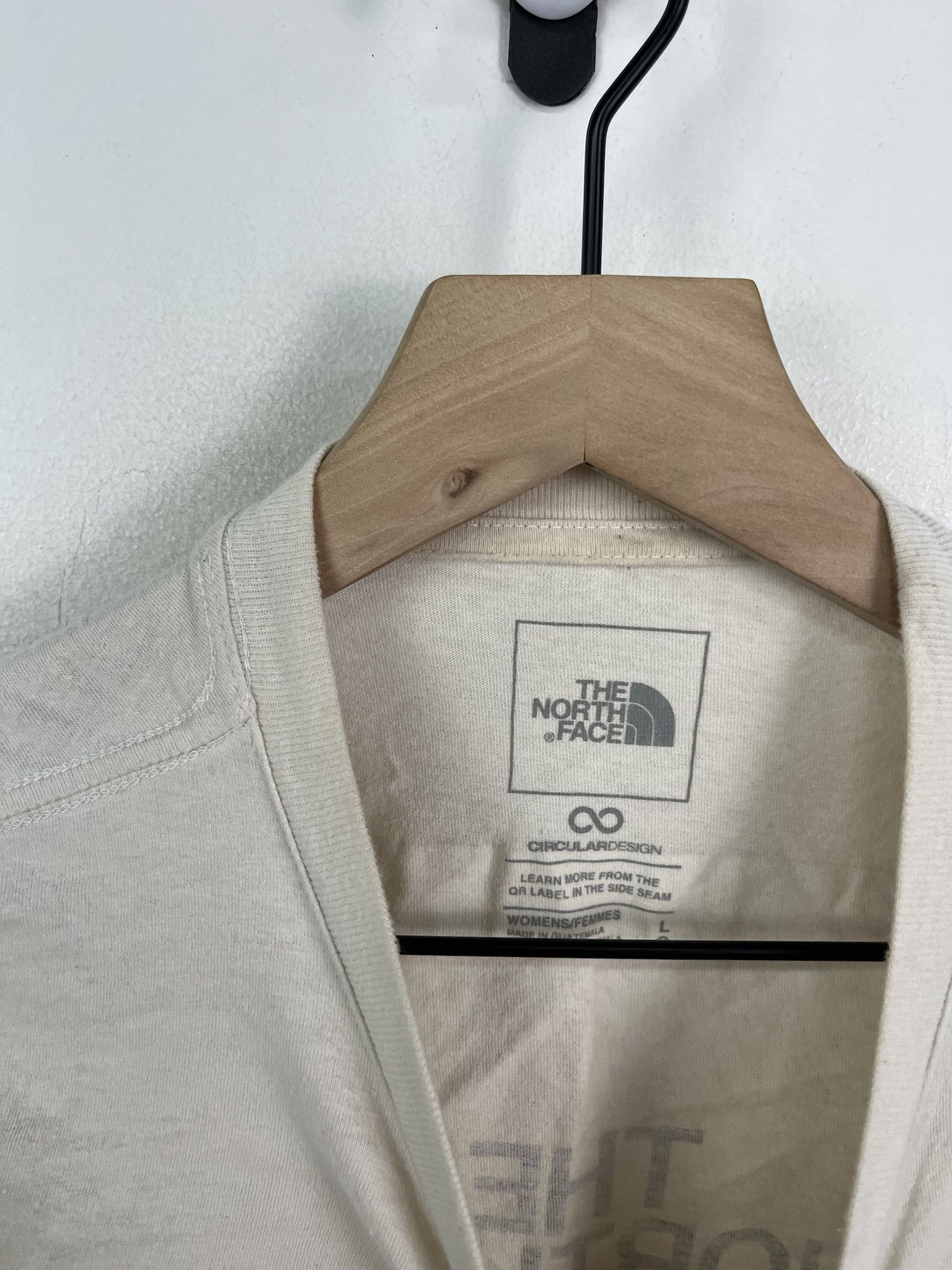 The North Face Vintage The North Face Wolf Logo T Shirt Size M Size US M / EU 48-50 / 2 - 3 Thumbnail