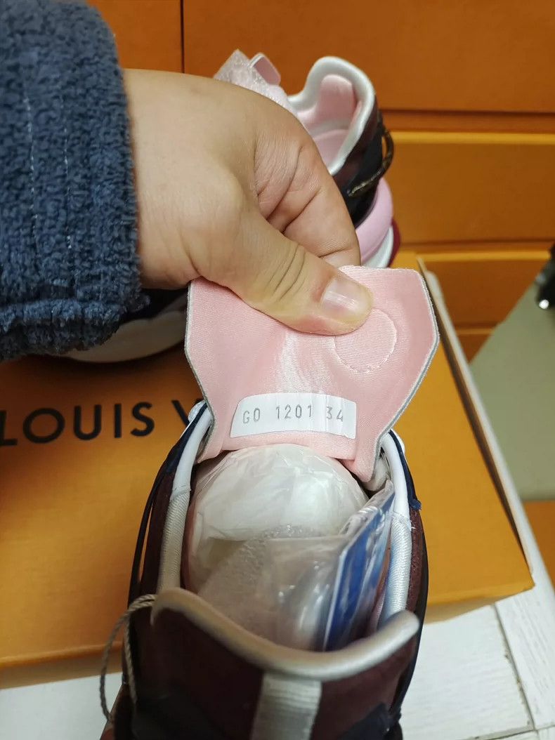 Louis Vuitton LV Run55 Women's Thick Sole Sneakers Size US 4 / IT 34 - 7 Thumbnail
