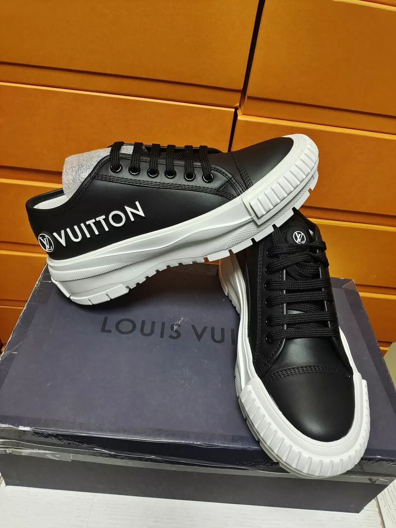 Louis Vuitton Louis Vuitton Black Low-Top Sneakers Size 36.5 Size US 6 / IT 36 - 5 Thumbnail