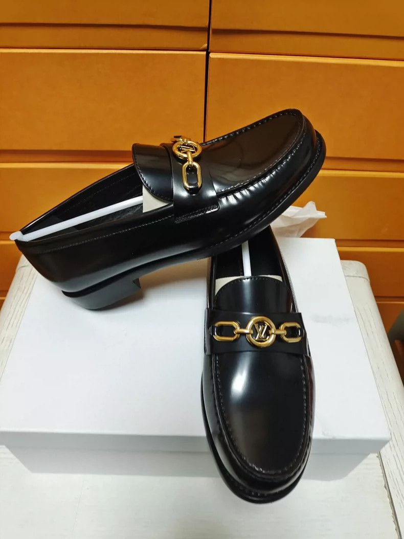 Louis Vuitton Louis Vuitton Black Leather Slip-On Loafers Size US 7 / IT 37 - 5 Thumbnail