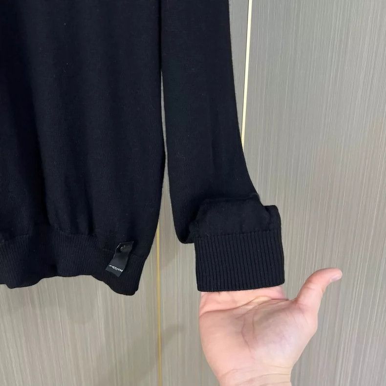 Fendi Fendi Black Knit Sweater with Logo Collar Size L / US 10 / IT 46 - 5 Thumbnail