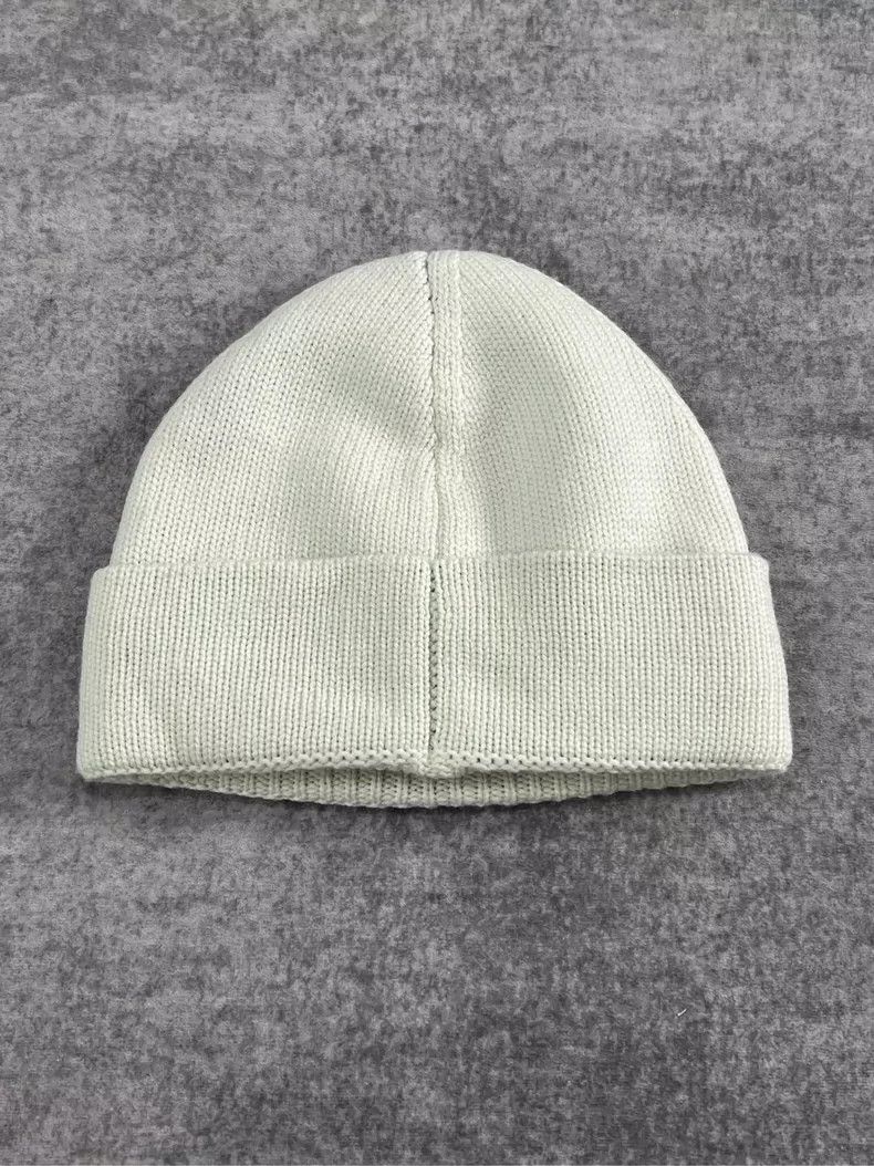Fendi Fendi White Beanie Hat Size ONE SIZE - 3 Thumbnail
