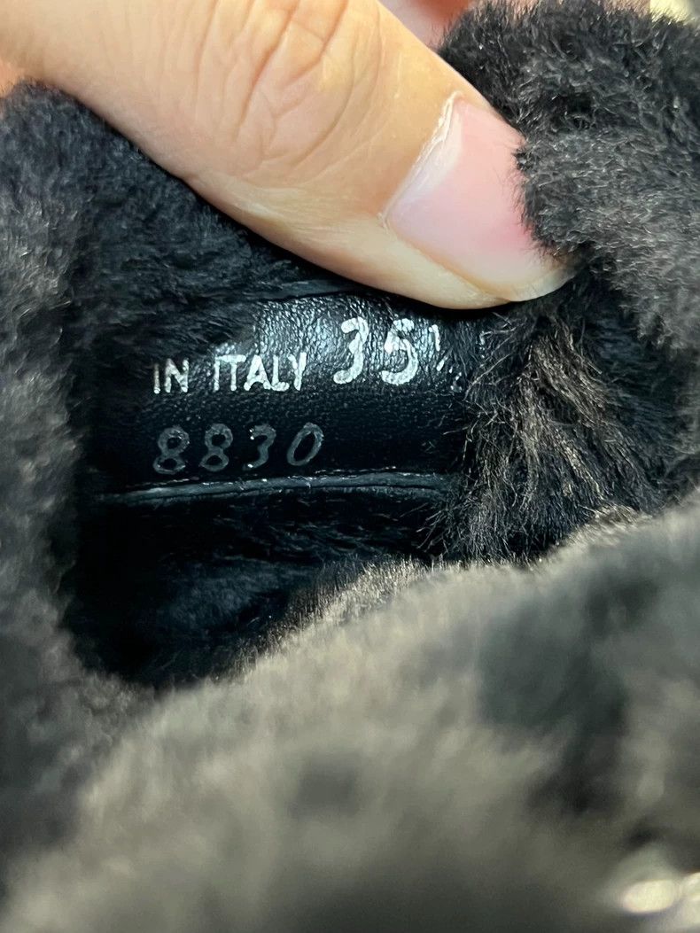 Prada Prada Black Fur Slippers Size 35.5 Size US 6 / IT 36 - 5 Thumbnail