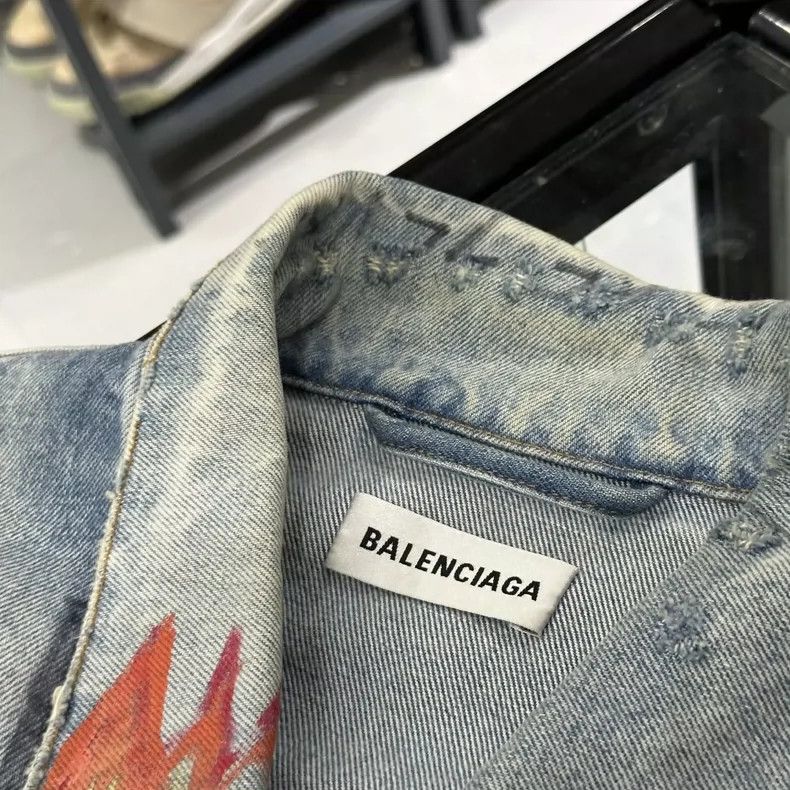 Balenciaga Oversized Graffiti Denim Jacket by Balenciaga Size US M / EU 48-50 / 2 - 3 Thumbnail