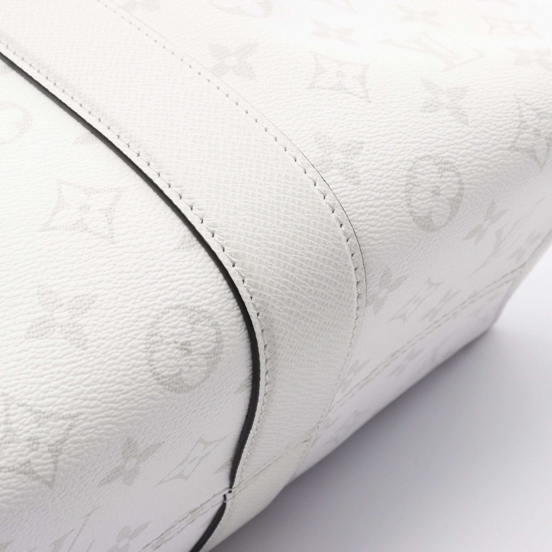 Louis Vuitton Louis Vuitton Weekend Tote Nm Taigarama Bron Handbag Bag Leather White Size ONE SIZE - 9 Thumbnail
