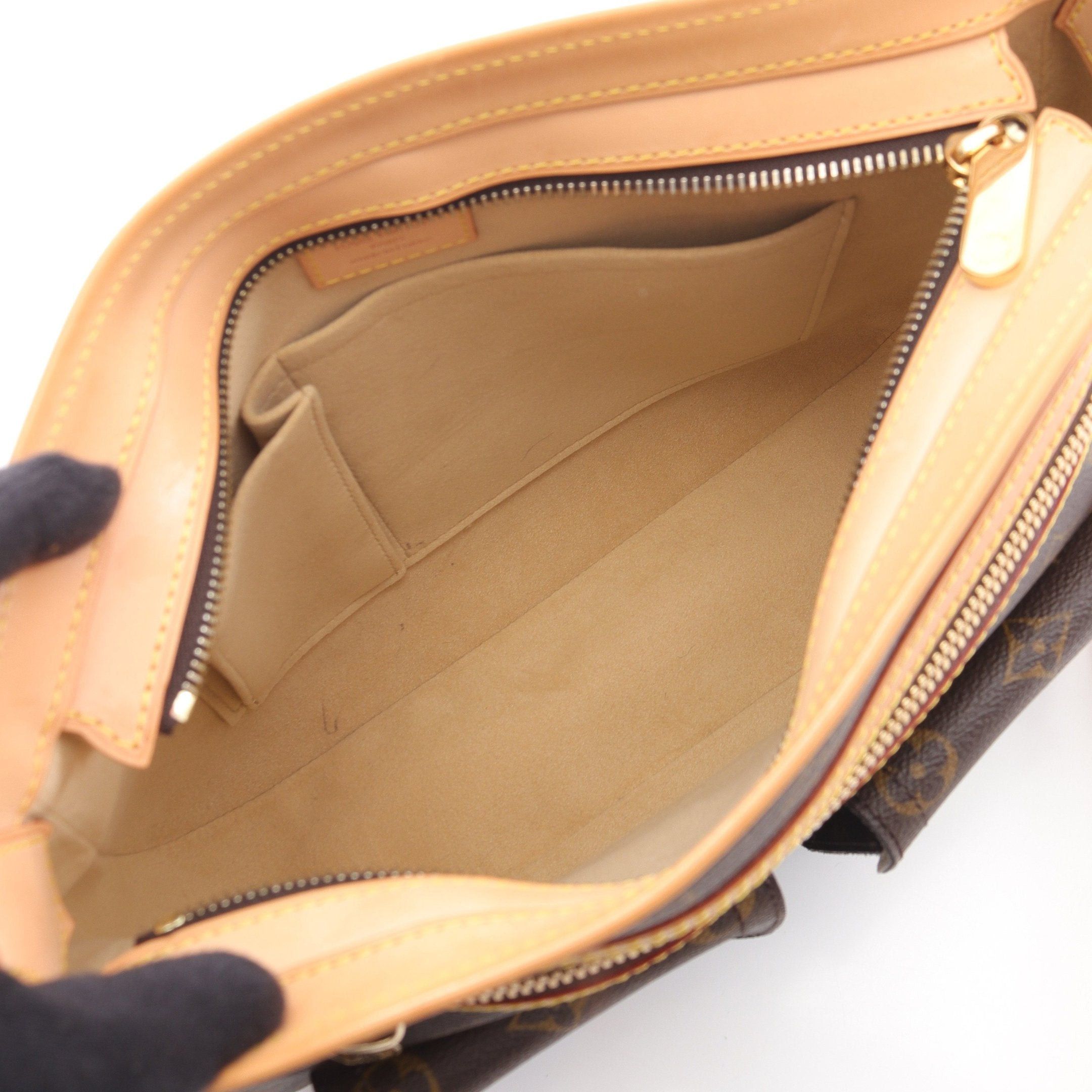 Louis Vuitton Louis Vuitton Hudson Gm Monogram Shoulder Bag Leather Brown Size ONE SIZE - 3 Thumbnail