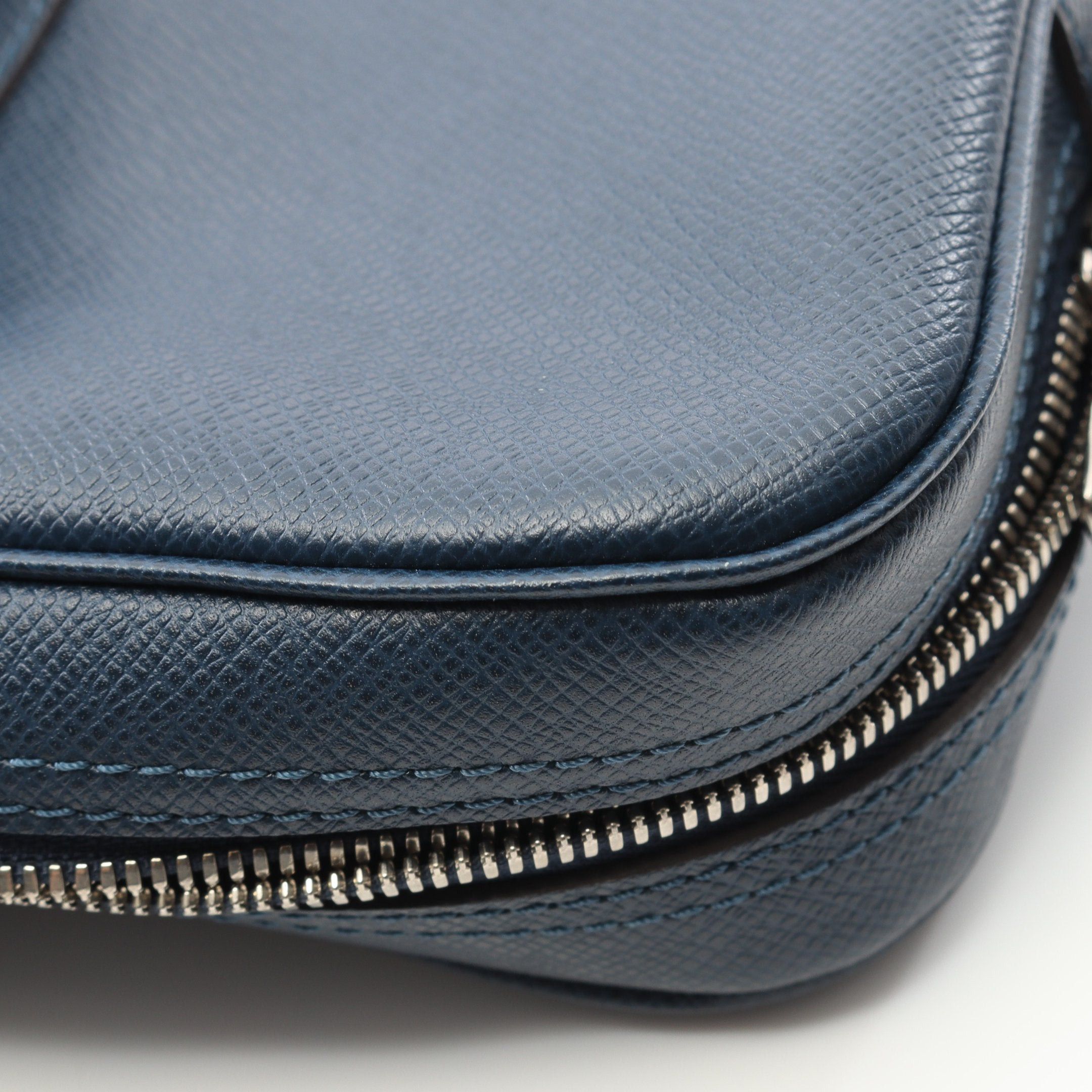 Louis Vuitton Louis Vuitton Porte Document Voyage Pm Taiga Ocean Business Bag Briefcase Leather Dark Blue Size ONE SIZE - 8 Thumbnail