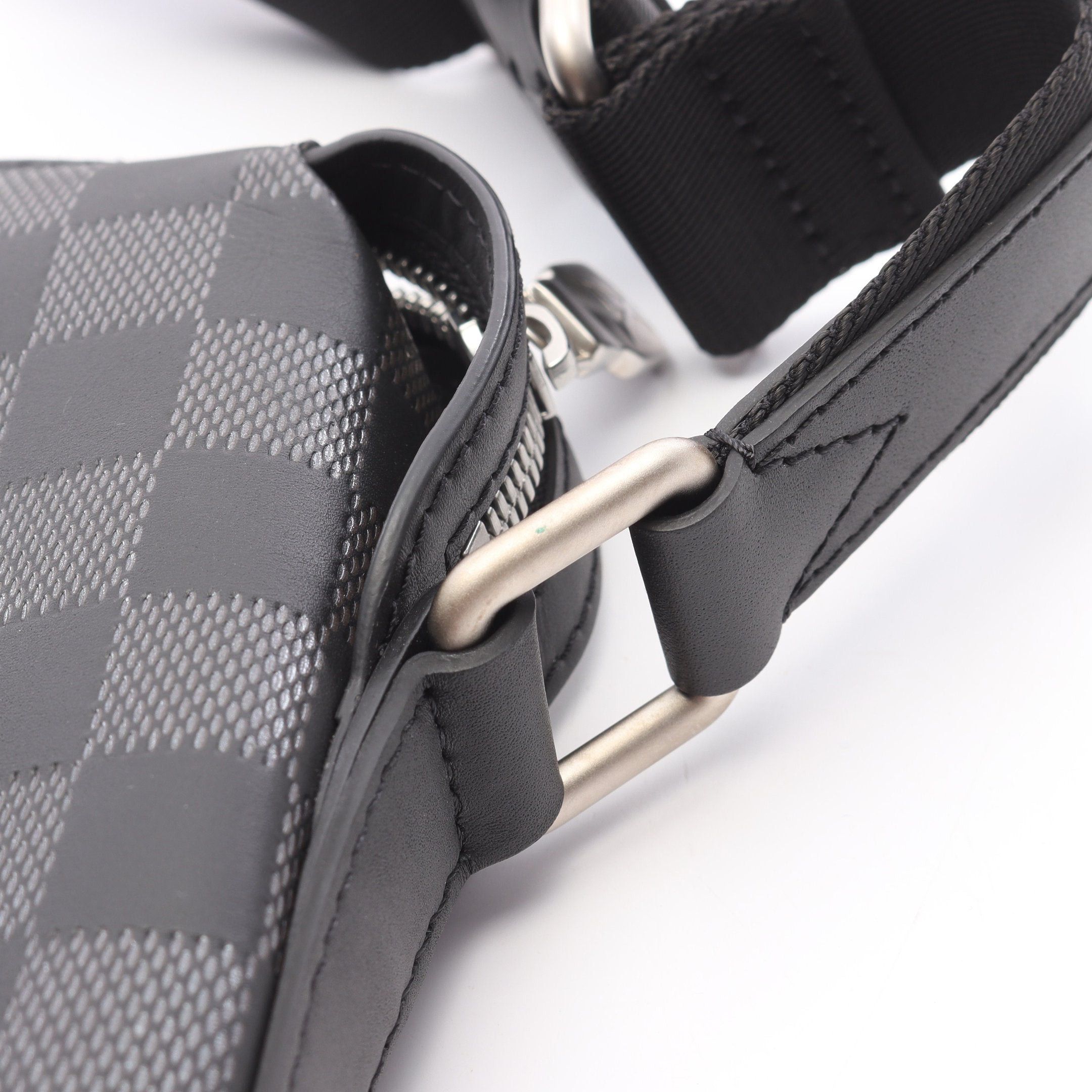 Louis Vuitton Louis Vuitton Discovery Messenger Ppm Damier Infini Onyx Shoulder Bag Leather Black Size ONE SIZE - 7 Thumbnail