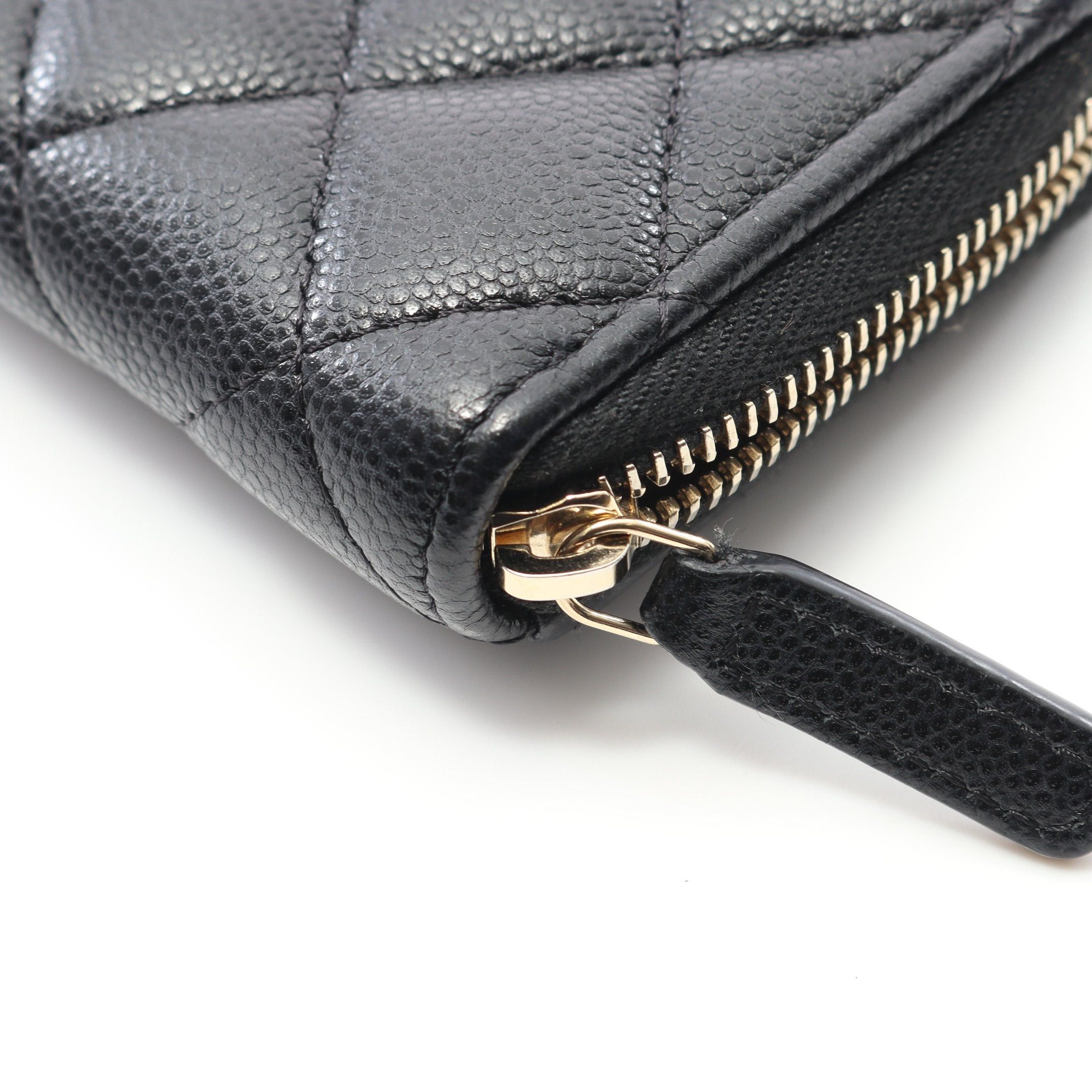 Chanel Chanel Matelasse Card Case Coin Purse Caviar Skin Black Gold Hardware Size ONE SIZE - 7 Thumbnail