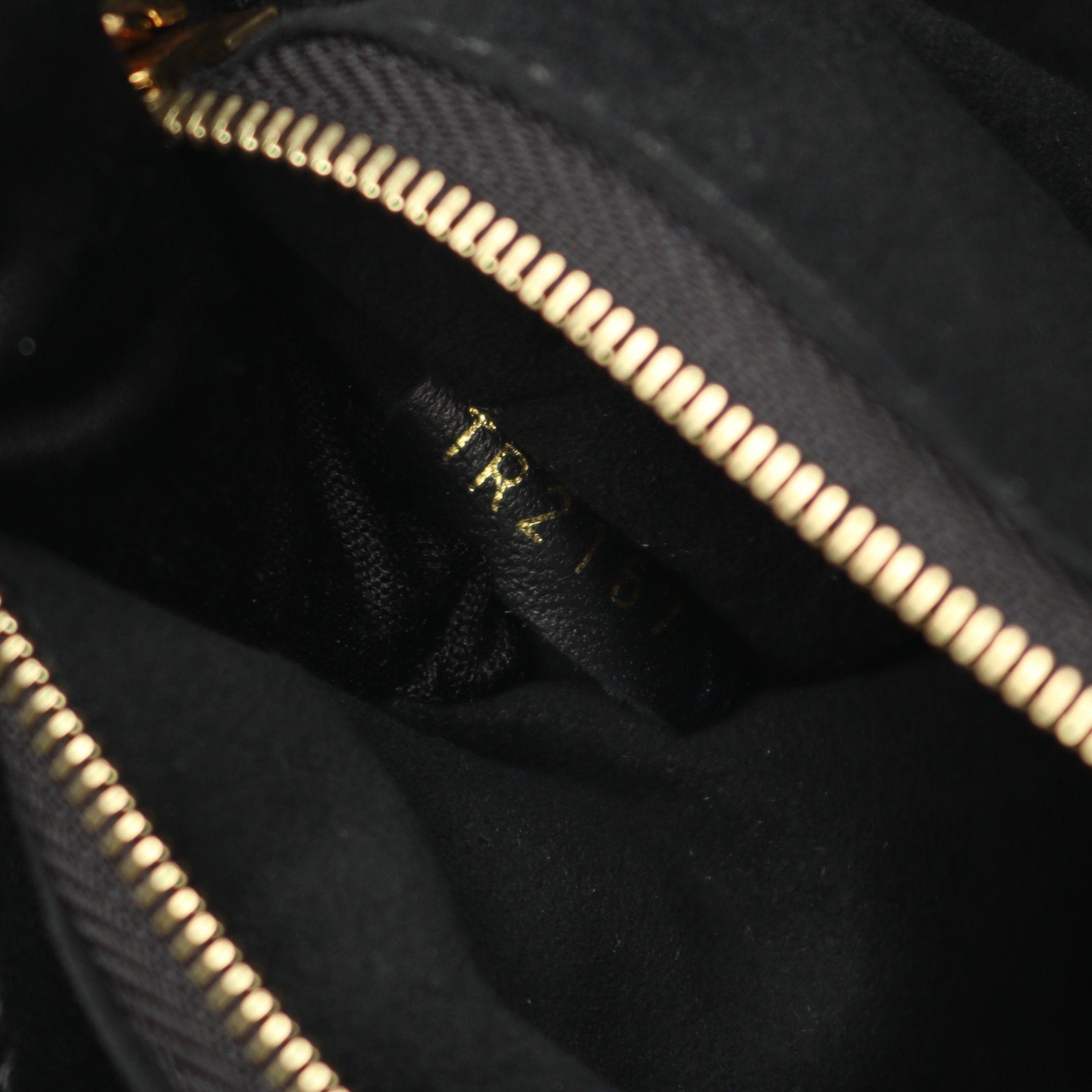 Louis Vuitton Louis Vuitton Double V Monogram Noir Handbag Leather Black Brown Ivory Size ONE SIZE - 5 Thumbnail