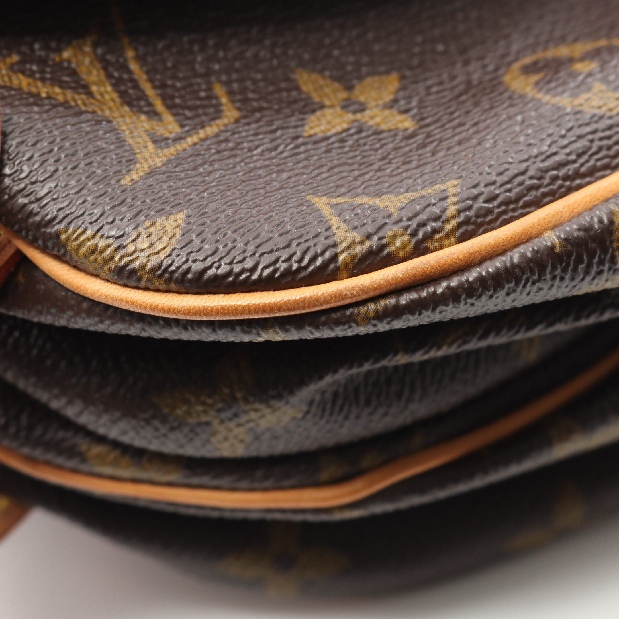 Louis Vuitton Louis Vuitton Saumur 30 Monogram Shoulder Bag Leather Brown Size ONE SIZE - 8 Thumbnail