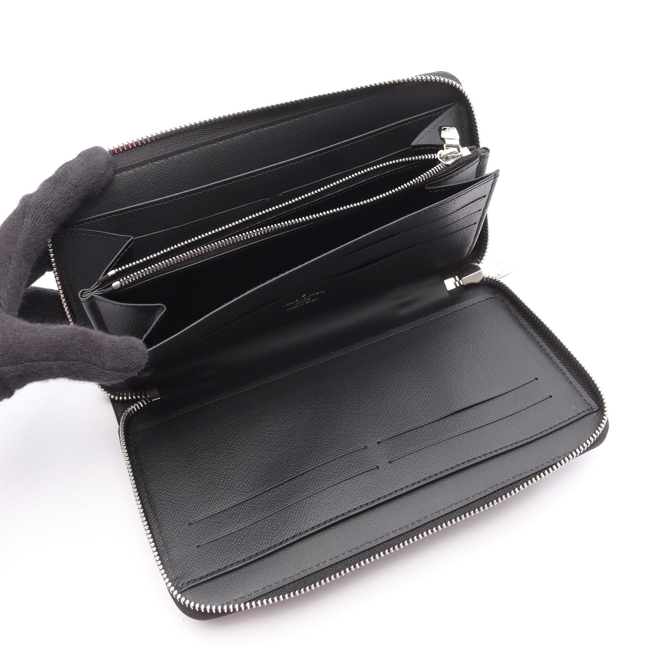 Louis Vuitton Louis Vuitton Zippy Organizer Nm Epi Noir Round Zipper Bifold Wallet Leather Black Size ONE SIZE - 3 Thumbnail
