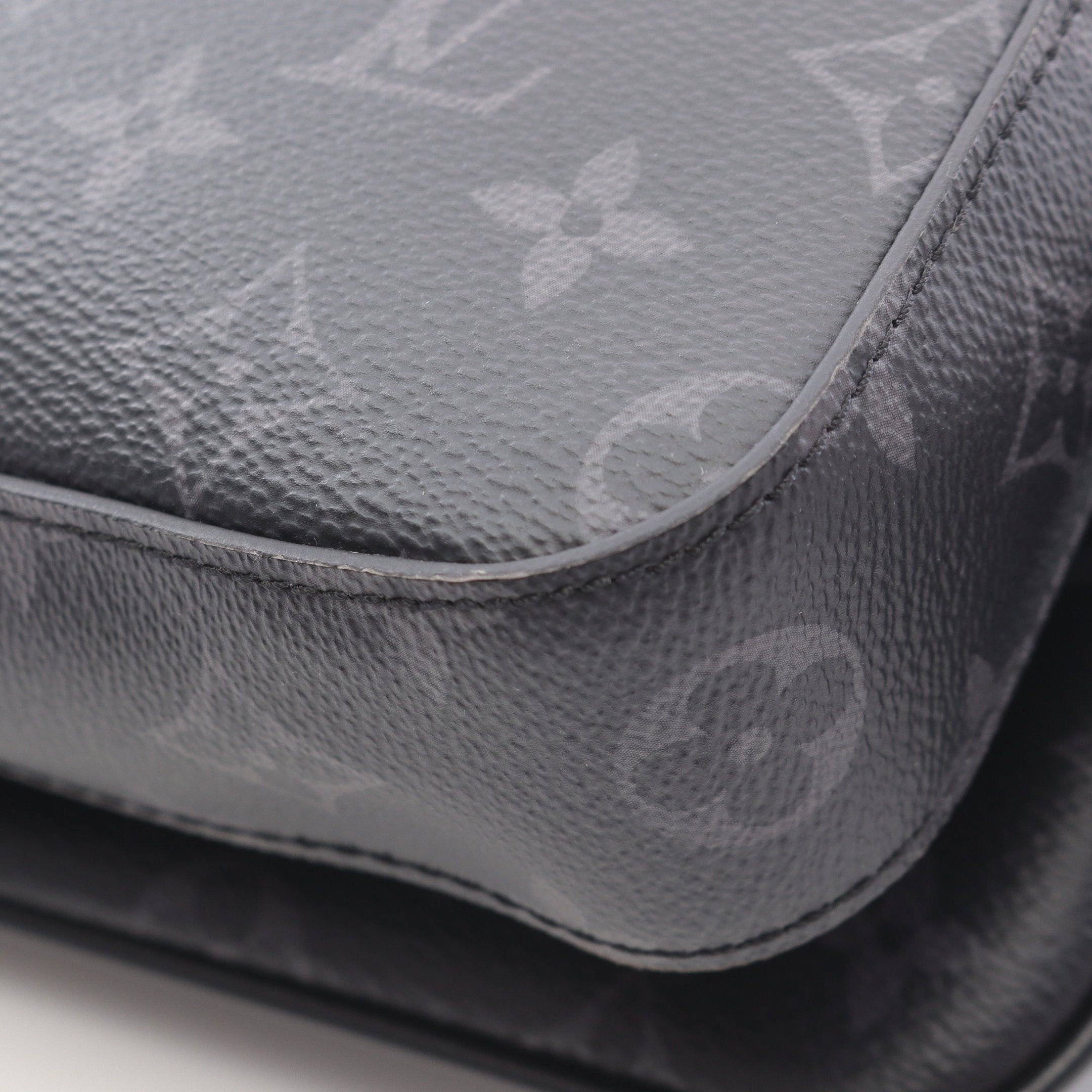 Louis Vuitton Louis Vuitton Trio Messenger Monogram Eclipse Shoulder Bag Leather Black Gray Size ONE SIZE - 7 Thumbnail