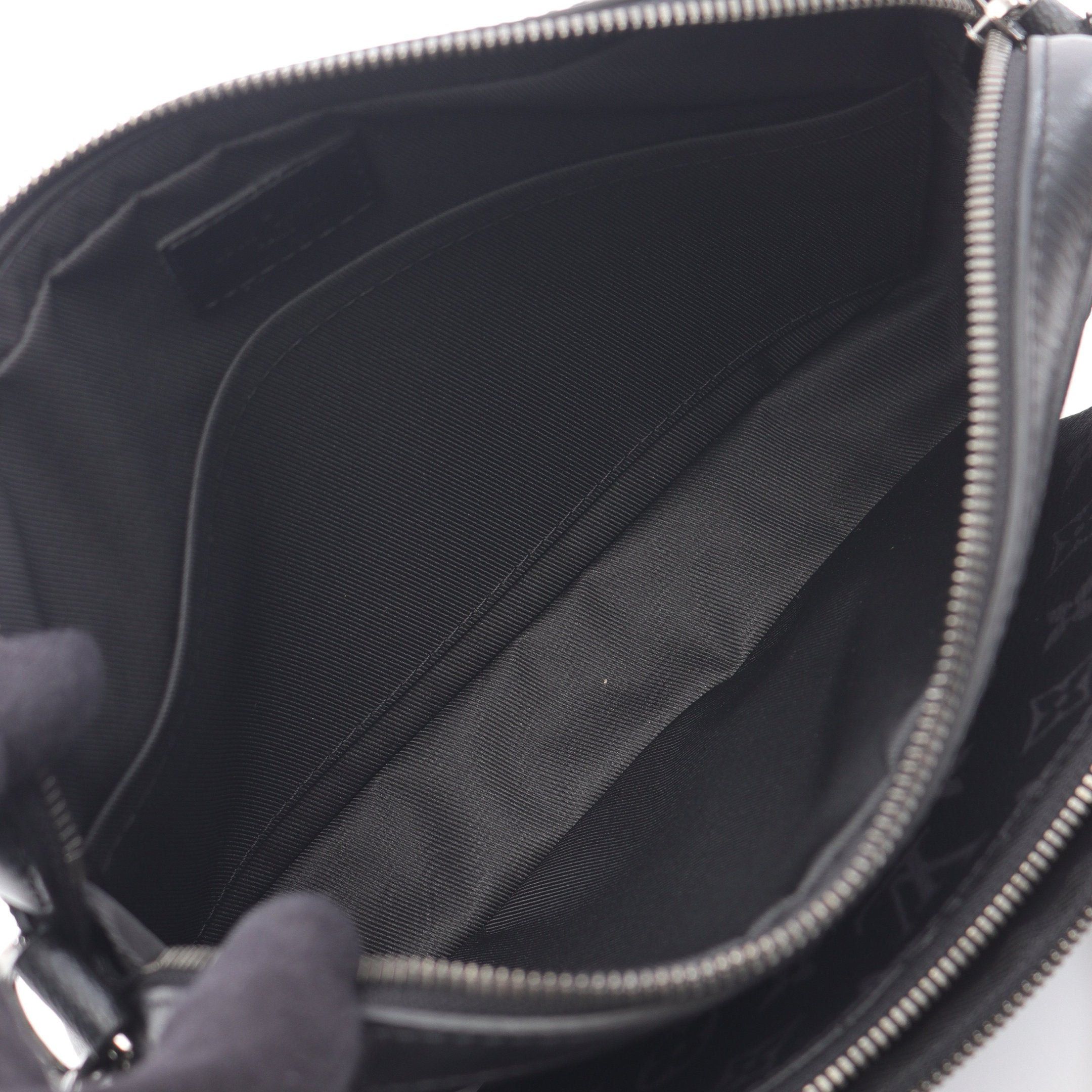 Louis Vuitton Louis Vuitton Trio Messenger Monogram Eclipse Shoulder Bag Leather Black Gray Size ONE SIZE - 3 Thumbnail