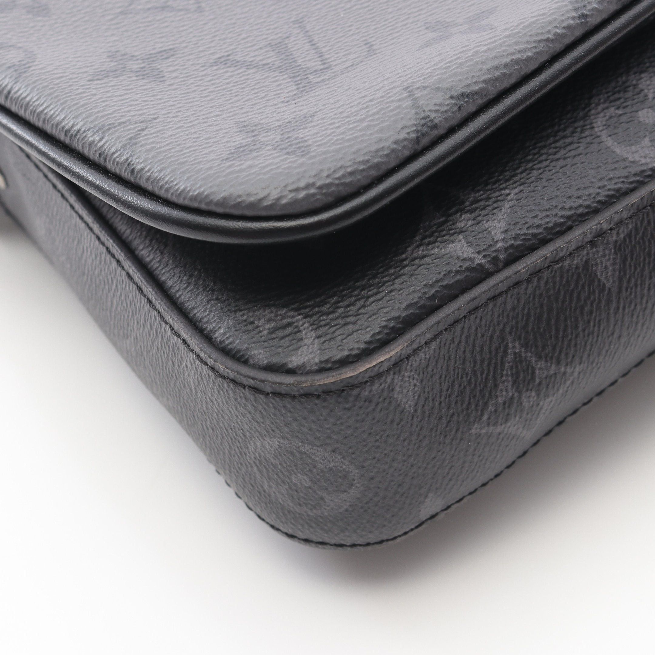 Louis Vuitton Louis Vuitton Trio Messenger Monogram Eclipse Shoulder Bag Leather Black Gray Size ONE SIZE - 8 Thumbnail
