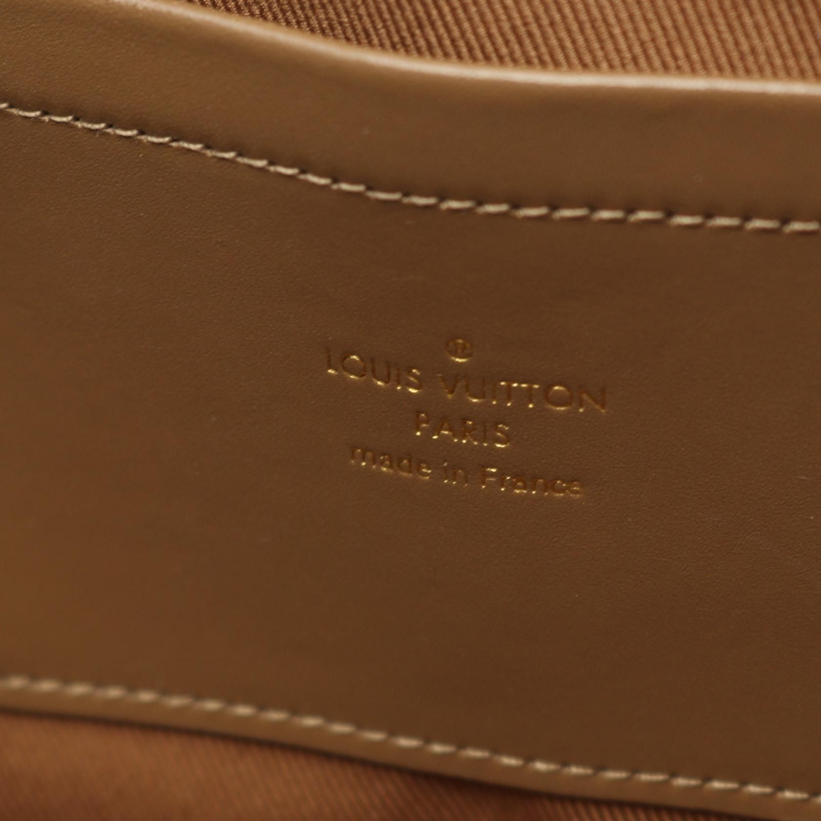 Louis Vuitton Louis Vuitton Louis Vuitton Utility Crossbody Monogram 2way bag Canvas Crossbody Bag M80446 Size ONE SIZE - 4 Thumbnail