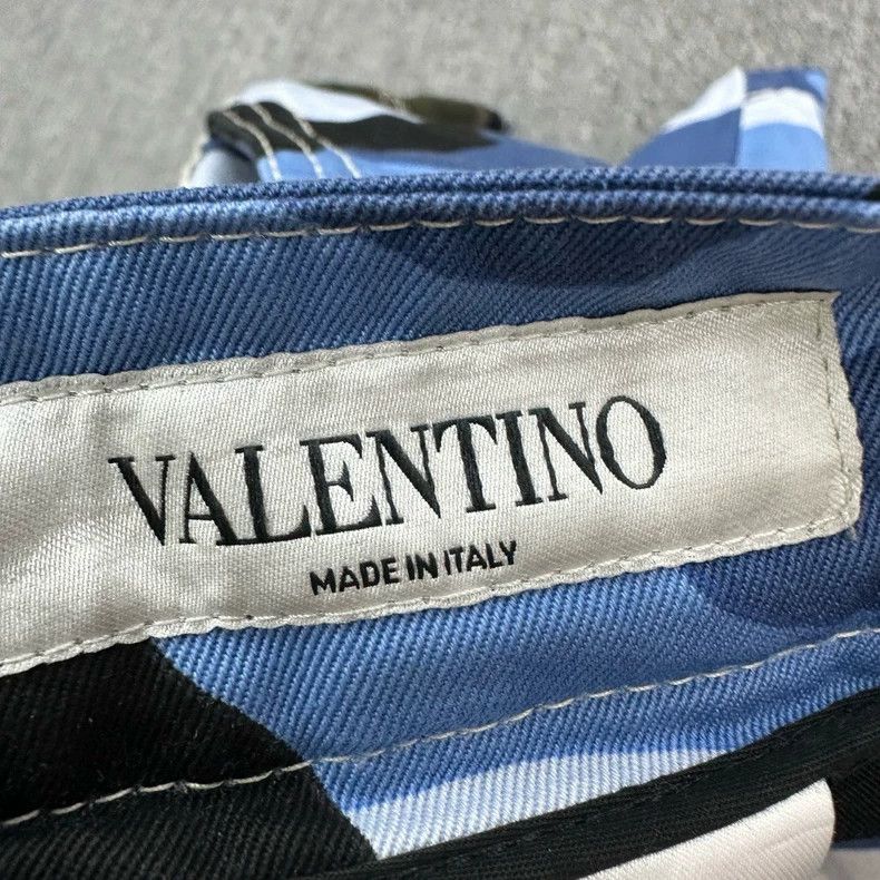 Valentino Valentino Camouflage Print Casual Shorts for Men Size US 44 / EU 60 - 3 Thumbnail