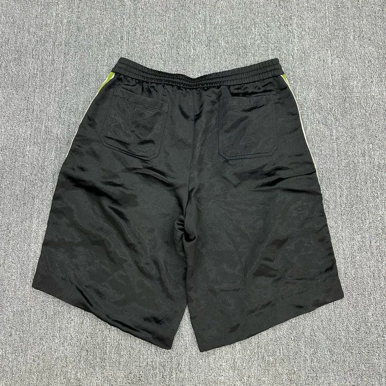 Gucci Gucci Color Block Logo Shorts for Men Size US 44 / EU 60 - 2 Thumbnail