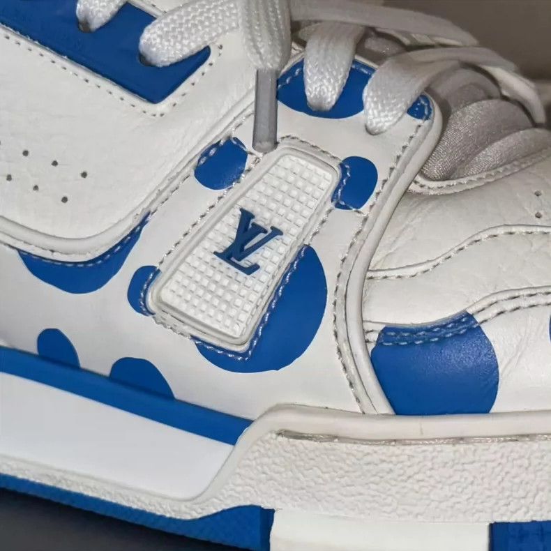 Louis Vuitton Louis Vuitton Blue Polka Dot Trainers Size 41.5 Size US 8.5 / EU 41-42 - 9 Thumbnail