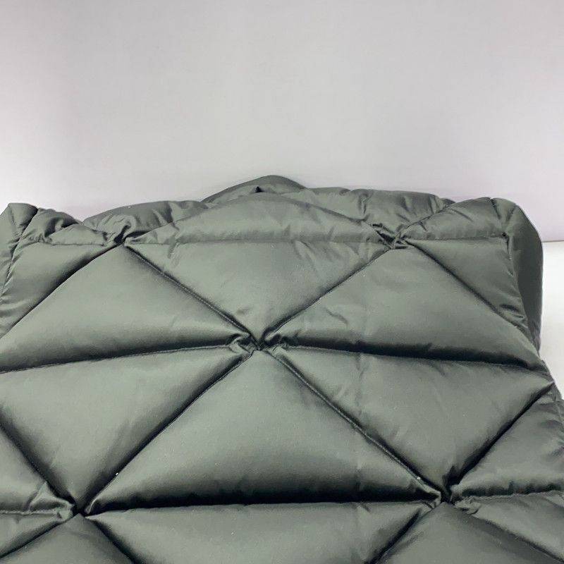 Prada Prada Re-Nylon Quilted Jacket for Women Size US XS / EU 42 / 0 - 4 Thumbnail