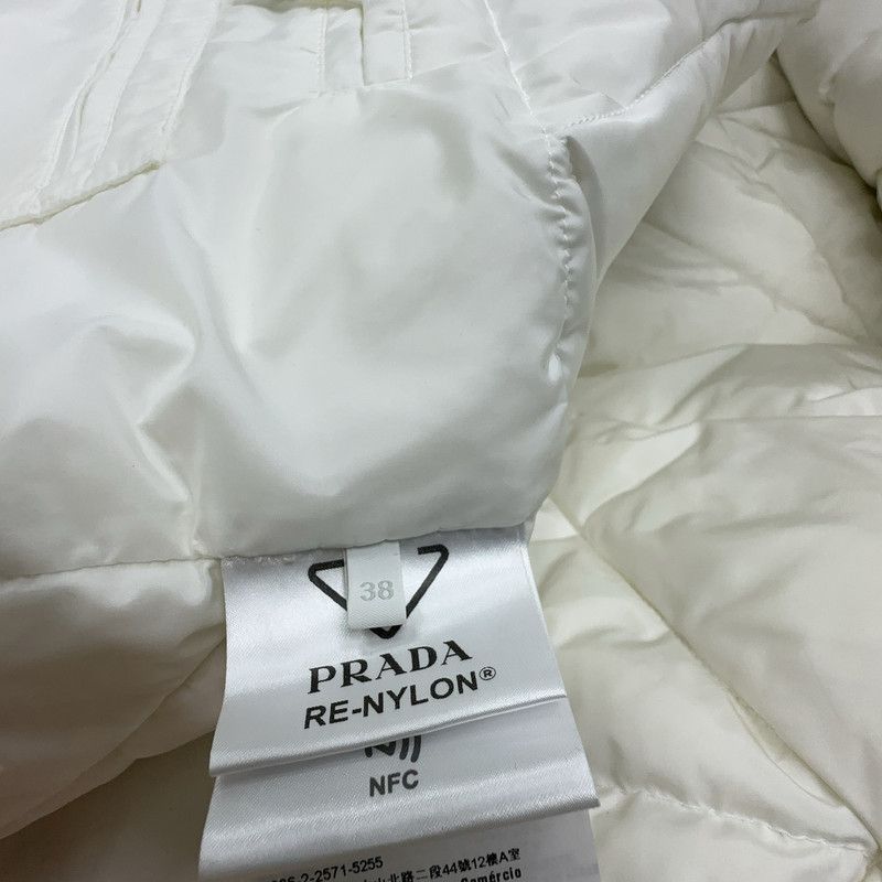 Prada Prada Classic Logo Down Jacket for Women Size US XS / EU 42 / 0 - 8 Thumbnail