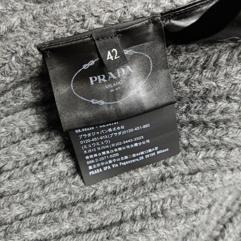 Prada Prada SS22 Gray Wool Knit Long Sleeve Sweater Size US S / EU 44-46 / 1 - 7 Thumbnail