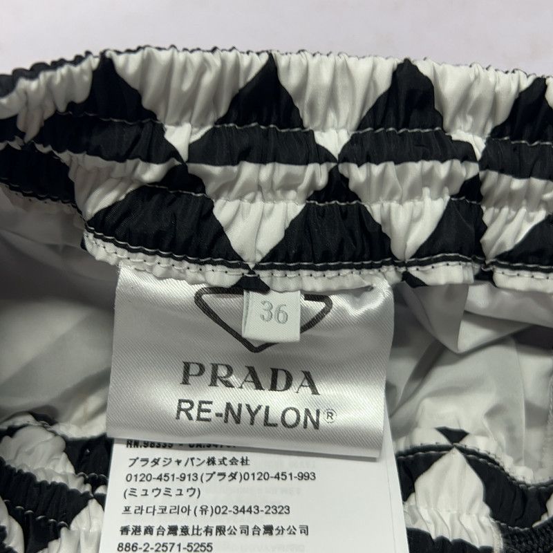 Prada Prada SS23 Triangle Logo Print Casual Shorts Size US 36 / EU 52 - 3 Thumbnail