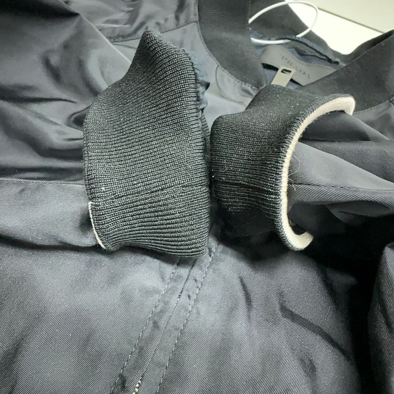 Prada Prada Stylish Minimalist Jacket Size US L / EU 52-54 / 3 - 11 Thumbnail