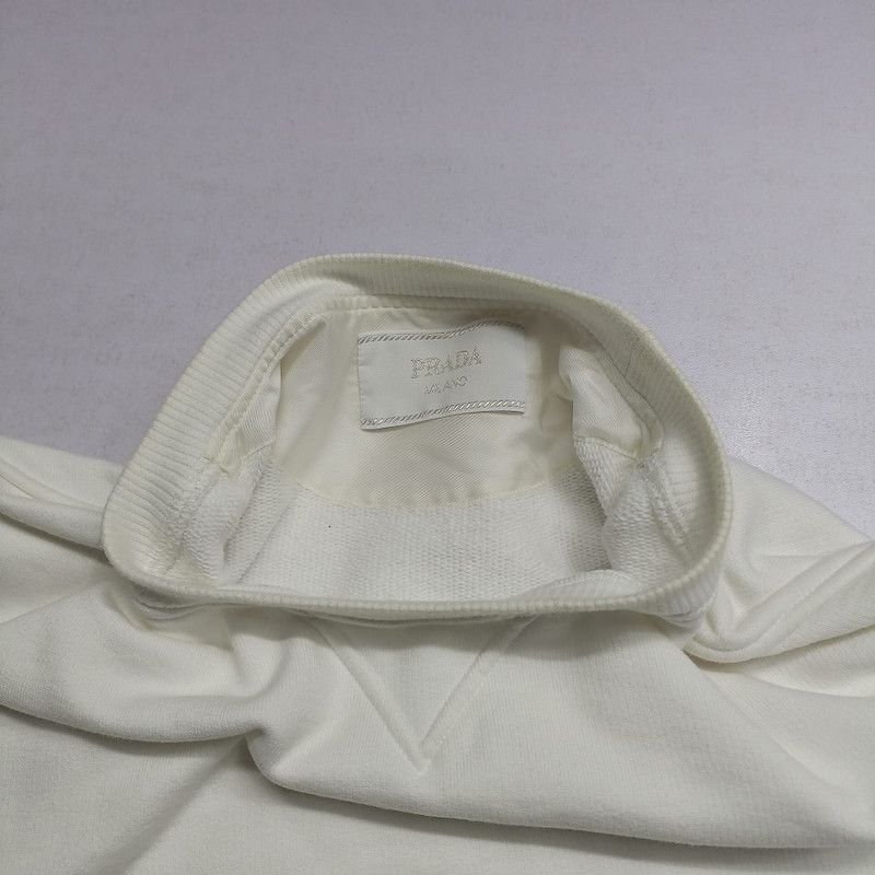 Prada Prada Logo Print Crewneck Sweatshirt for Men Size US L / EU 52-54 / 3 - 11 Thumbnail
