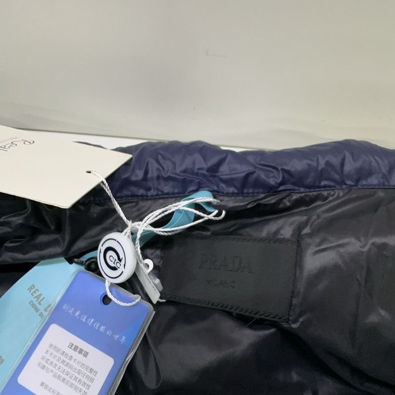Prada Prada Navy Blue Long Sleeve Down Jacket Size US L / EU 52-54 / 3 - 10 Thumbnail