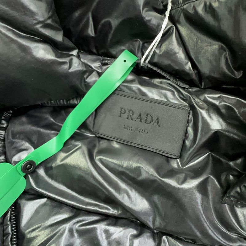 Prada Prada Casual Fashion Solid Color Vest Size US L / EU 52-54 / 3 - 4 Thumbnail