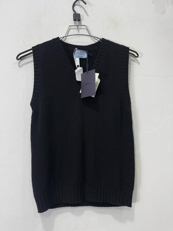 Prada Prada Black Wool Sleeveless Vest Size US S / EU 44-46 / 1 - 4 Thumbnail