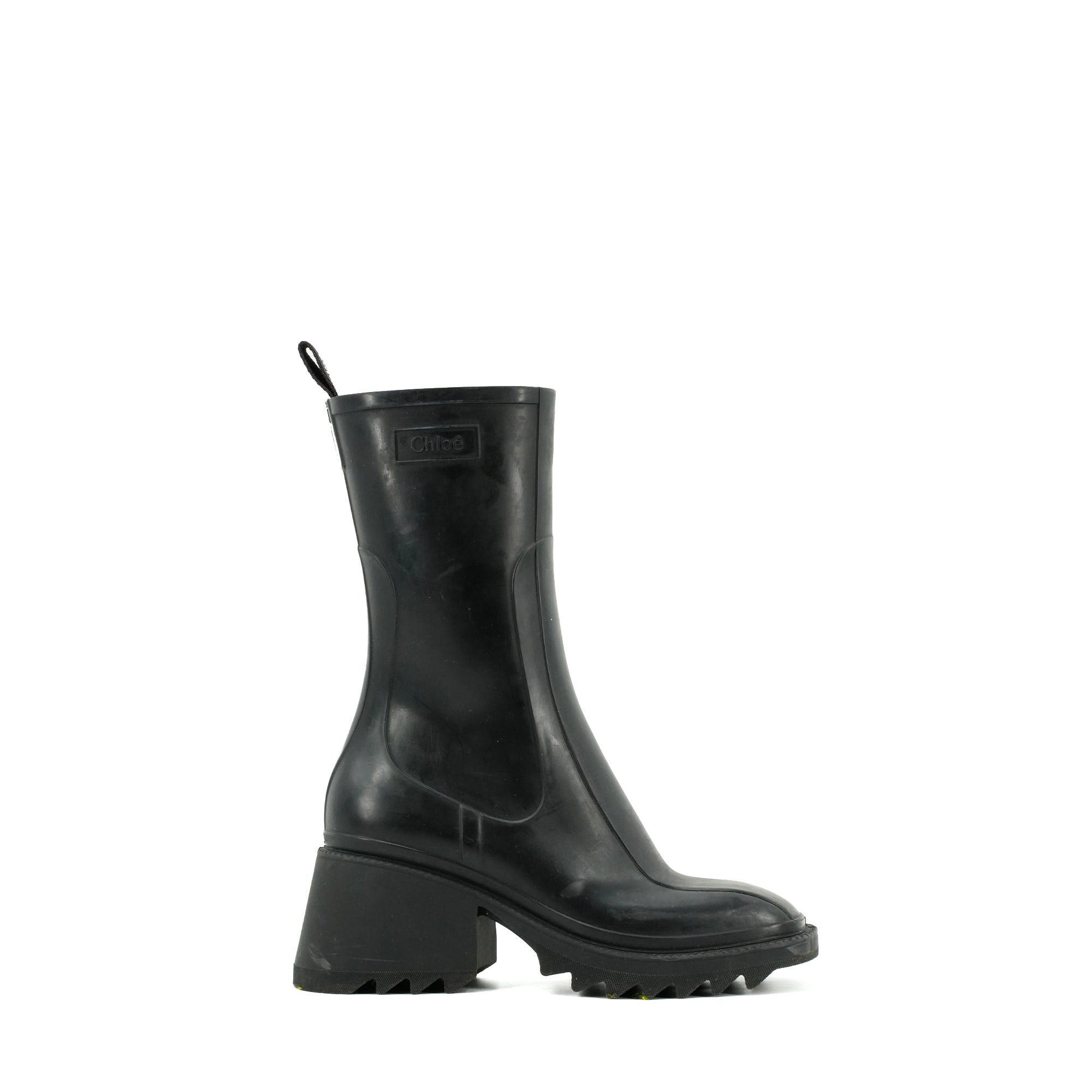 Chloe CHLOÉ - Betty Chloé black rubber ankle boots (size 36) Size US 5 / IT 35 - 2 Thumbnail