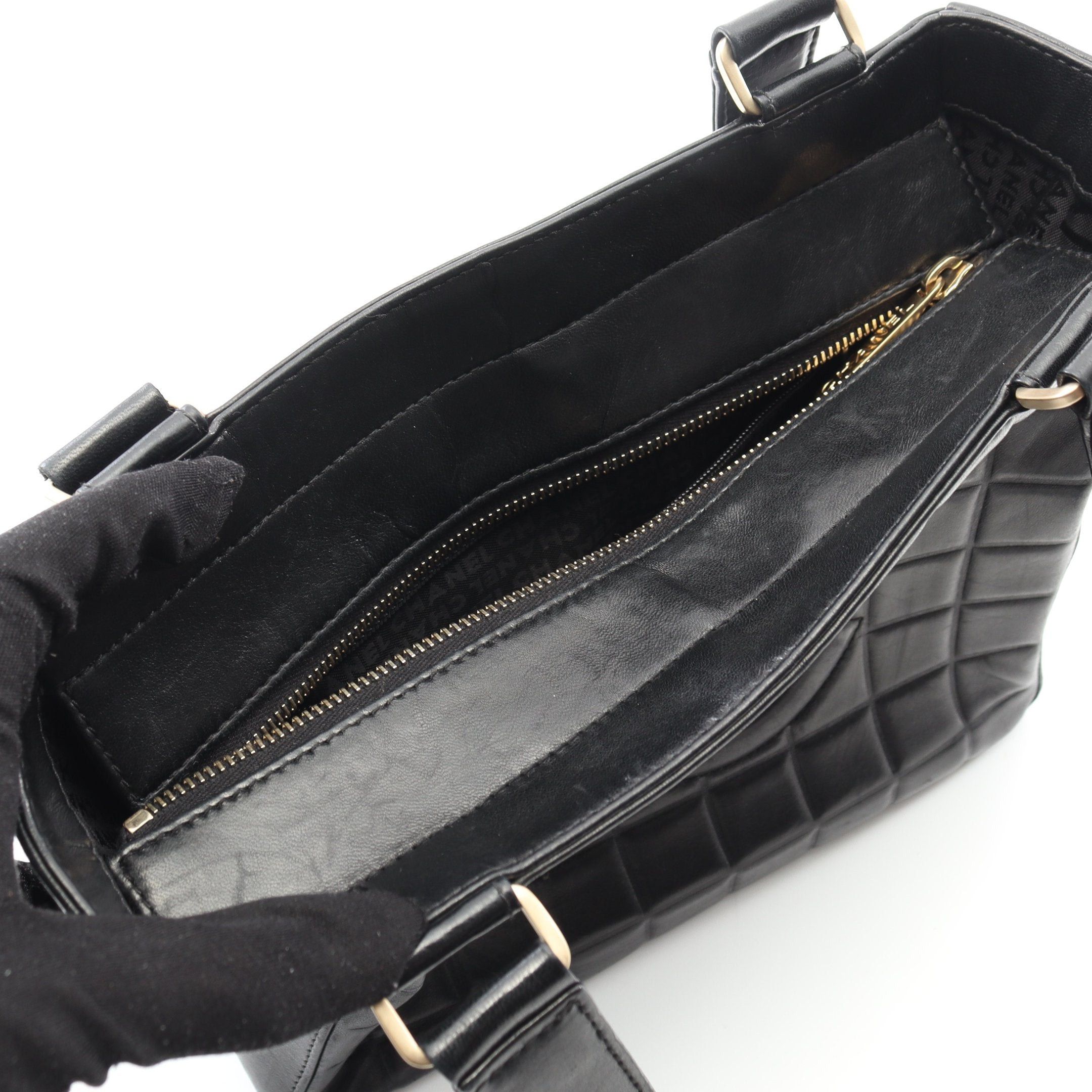 Chanel Chanel Chocolate Bar Shoulder Bag Tote Lambskin Black Gold Hardware Size ONE SIZE - 11 Thumbnail