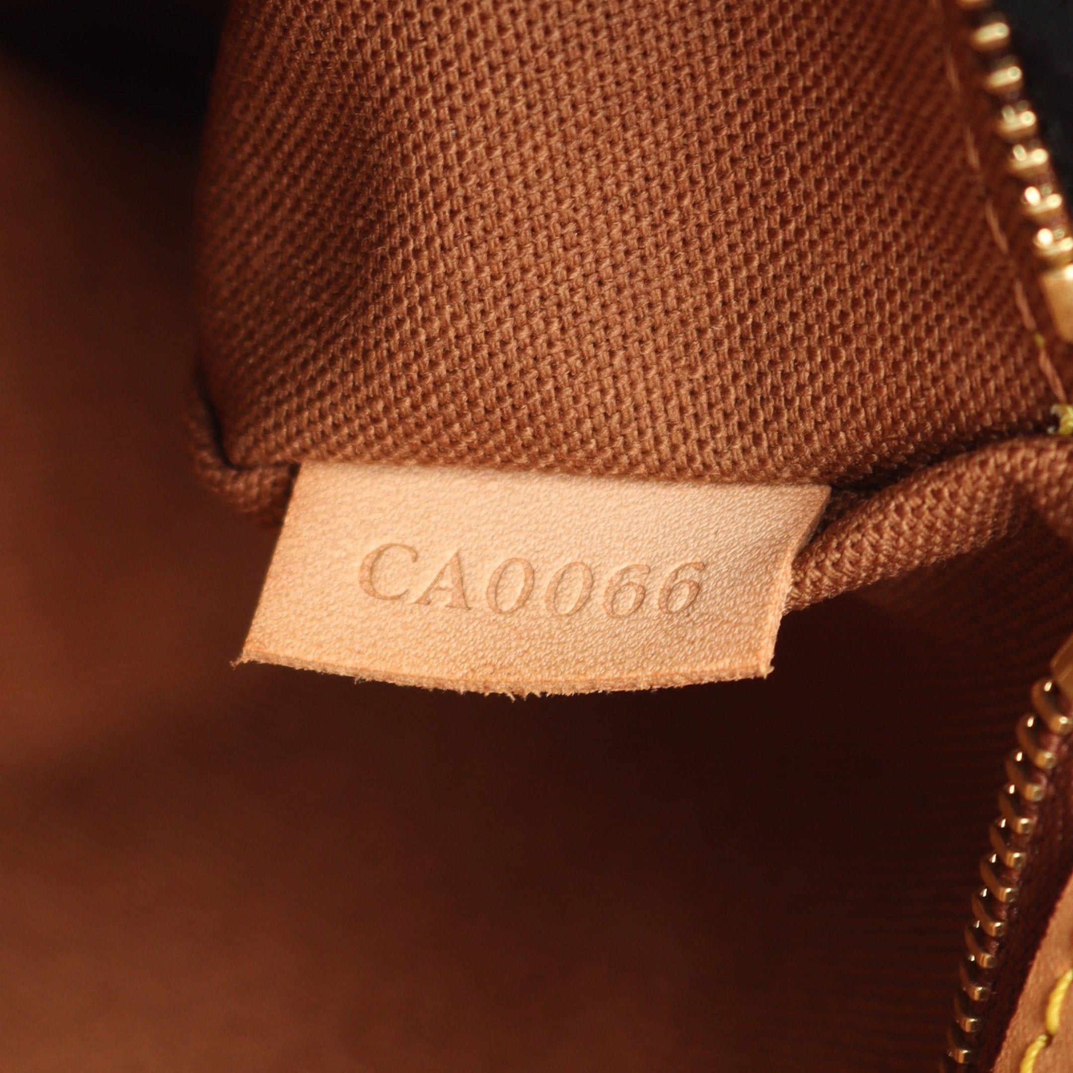 Louis Vuitton Louis Vuitton Batignolles Horizontal Monogram Shoulder Bag Leather Brown Size ONE SIZE - 5 Thumbnail