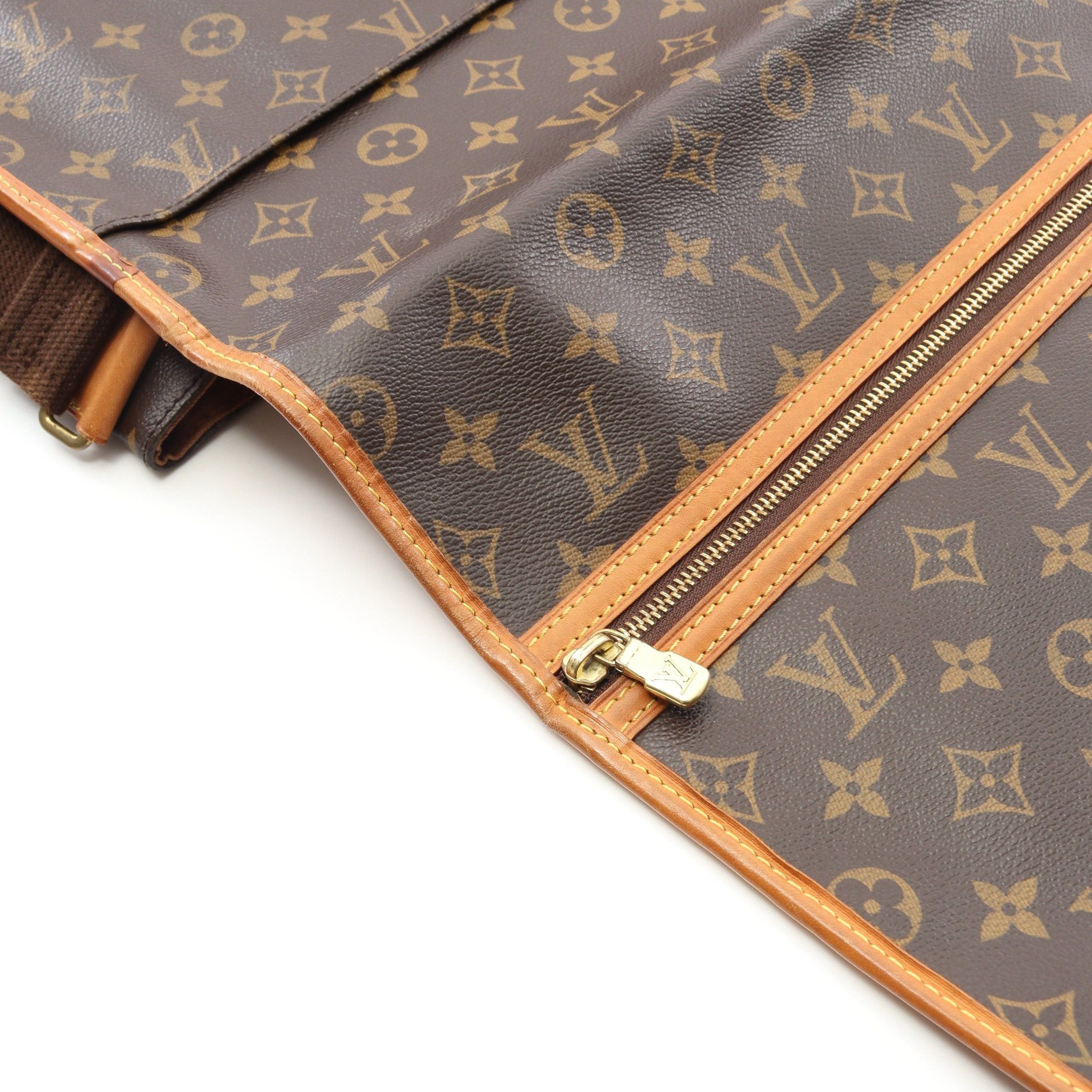 Louis Vuitton Louis Vuitton Messenger Gm Bosforo Monogram Shoulder Bag Leather Brown Size ONE SIZE - 9 Thumbnail